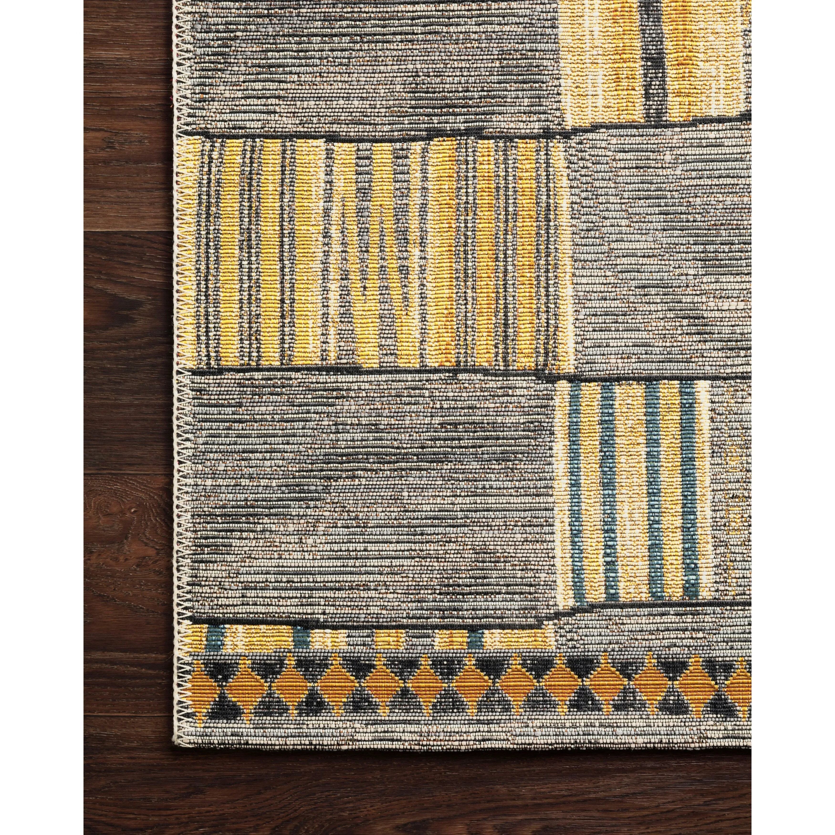 Alexander Home Armanda Modern Patterned Inspired Indoor/ Outdoor Area Rug