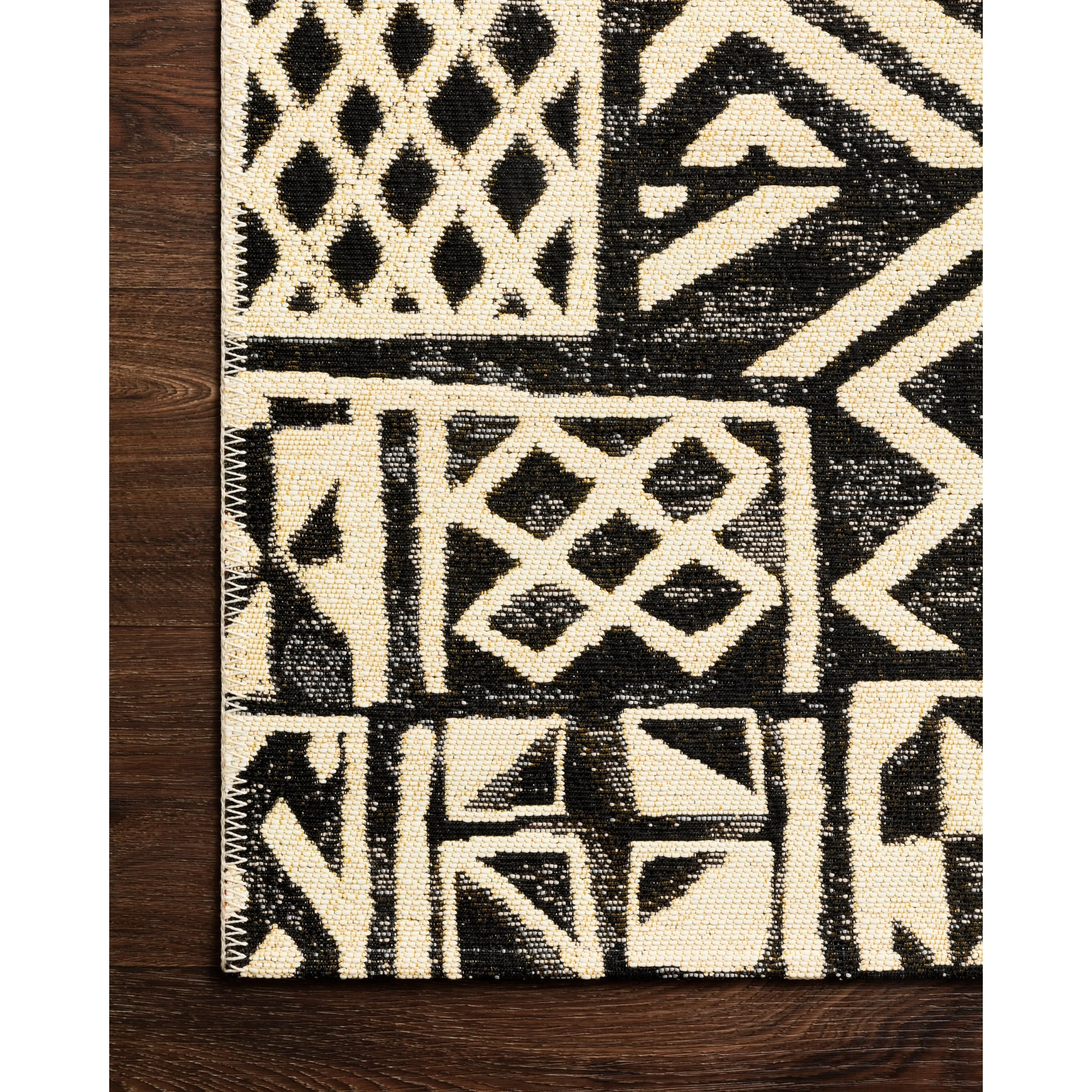 Alexander Home Armanda Modern Tribal Inspired Indoor/ Outdoor Area Rug