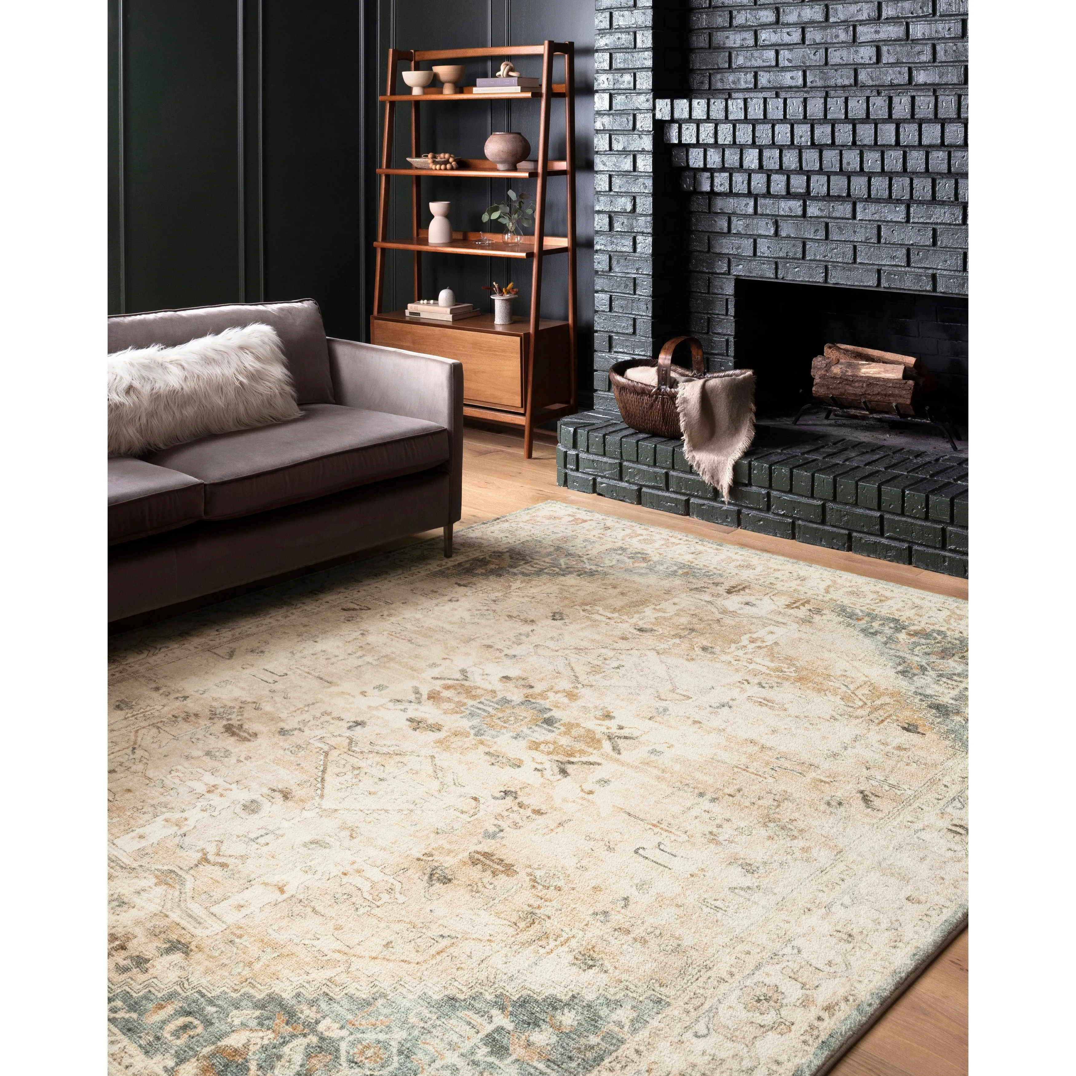 Alexander Home Juliet Ultra-soft Distressed Framed Persian Rug