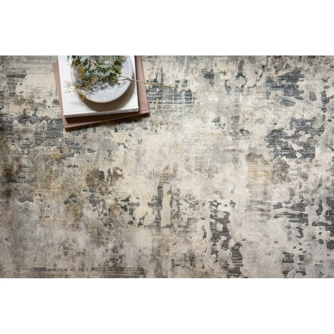 Alexander Home Mid-century Modern Distressed Area Rug