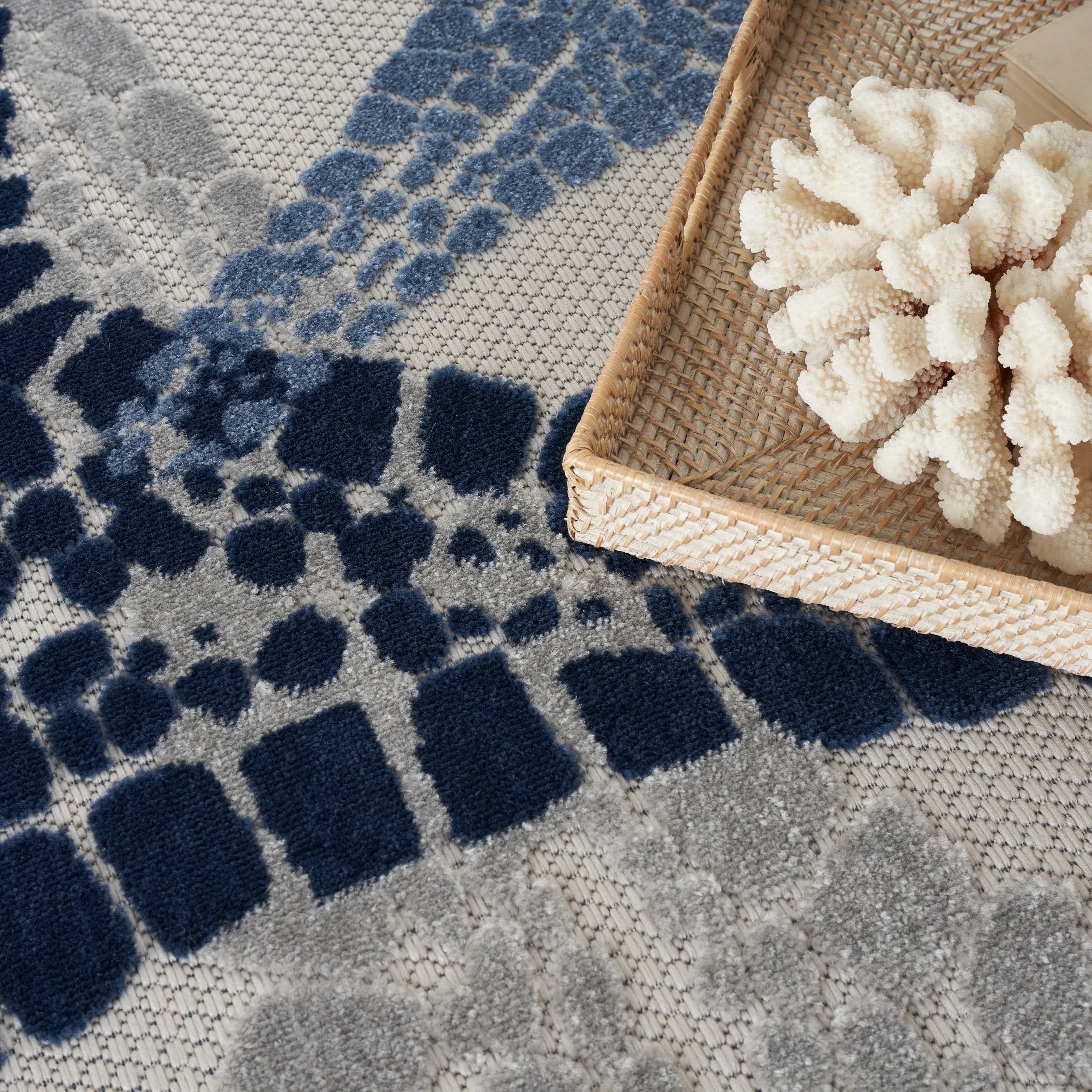 Aloha Coastal Starfish Beach Indoor/Outdoor Area Rug