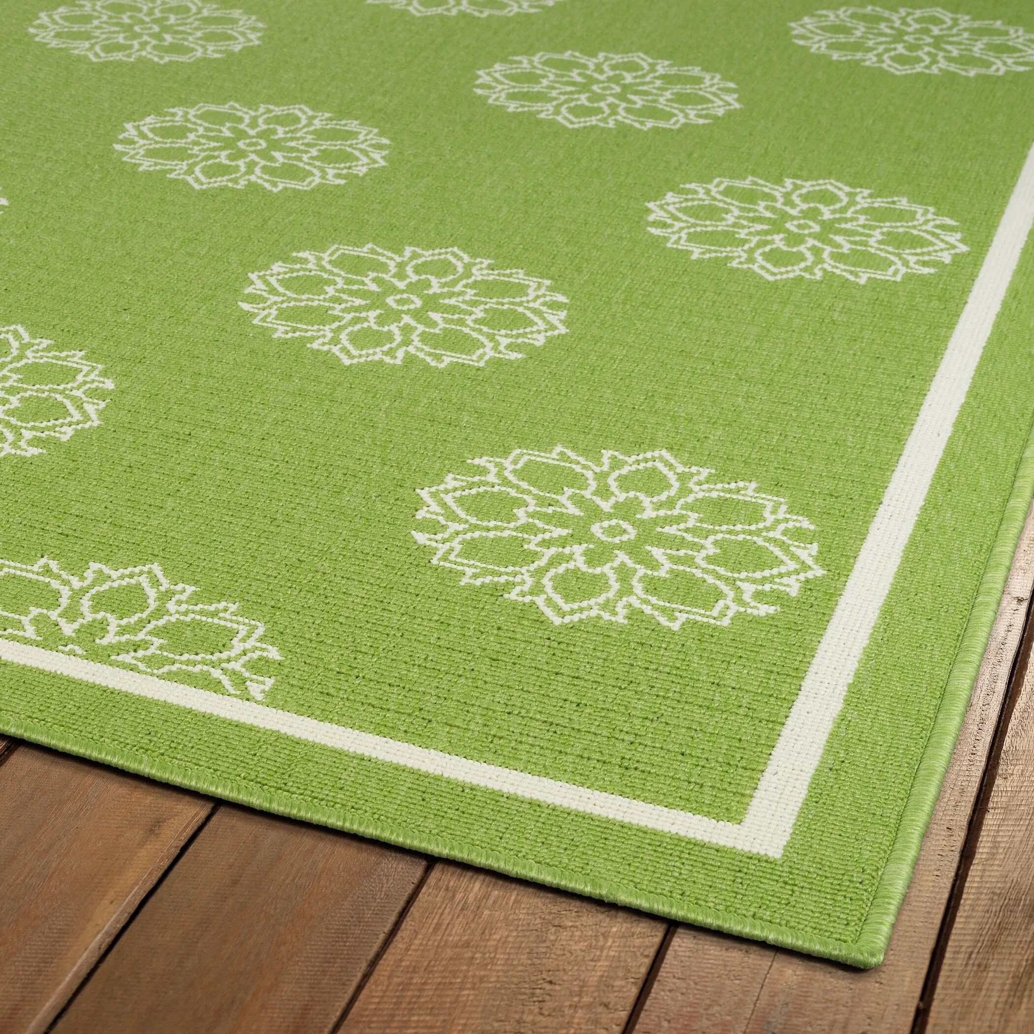 Ambrosi Geometric Medallion Pattern Coastal Indoor/ Outdoor Area Rug