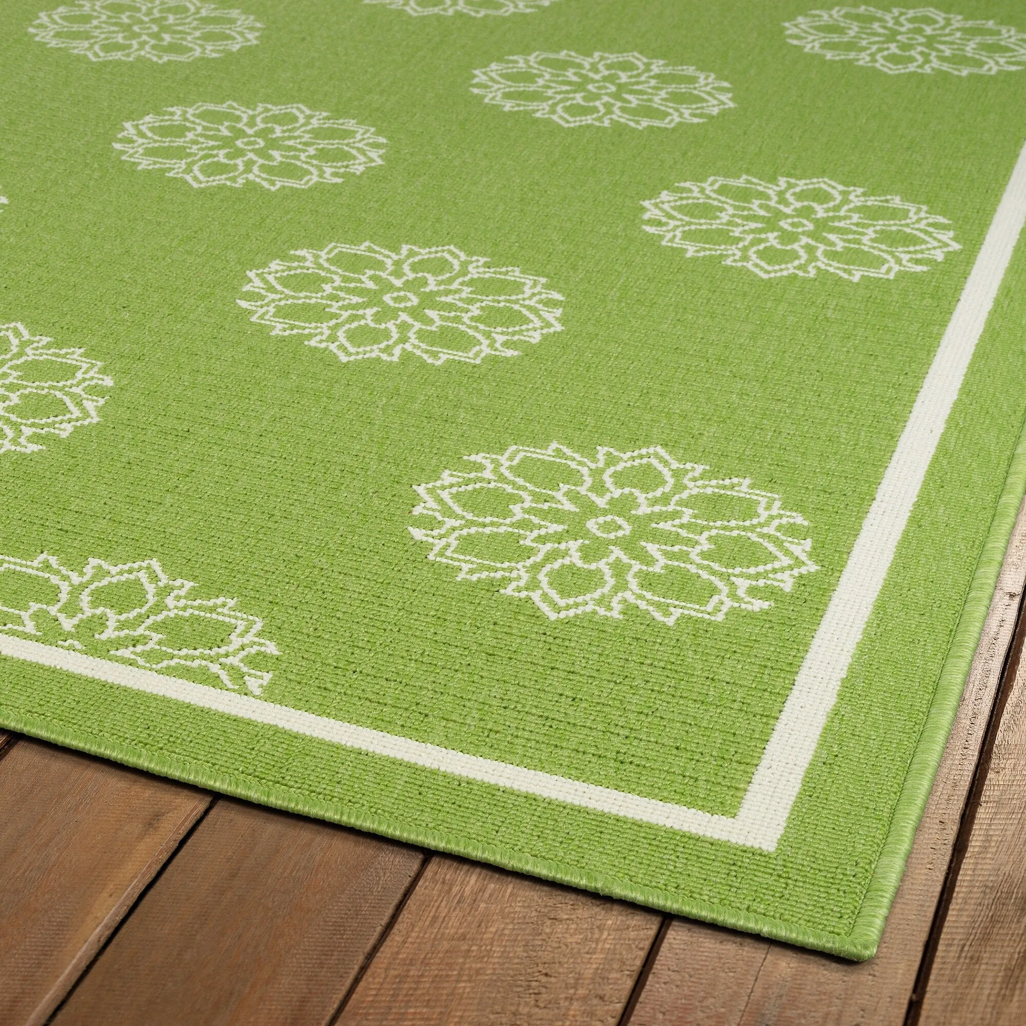 Ambrosi Geometric Medallion Pattern Coastal Indoor/ Outdoor Area Rug
