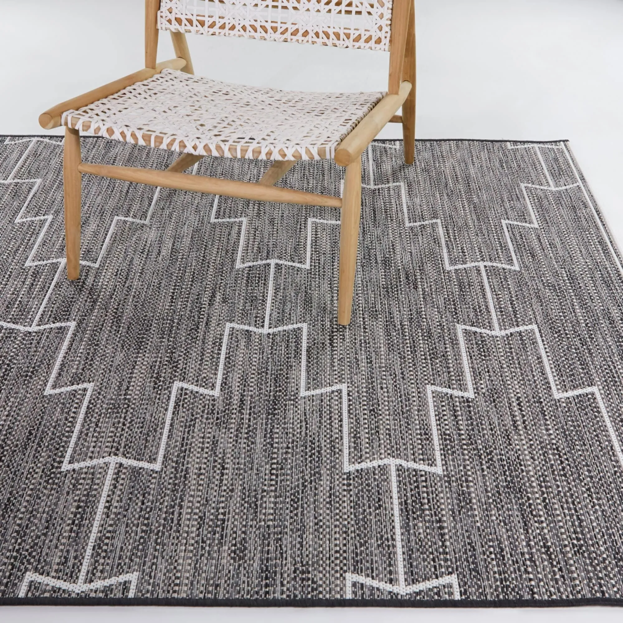 Avis Southwest Trellis Indoor/Outdoor Area Rug