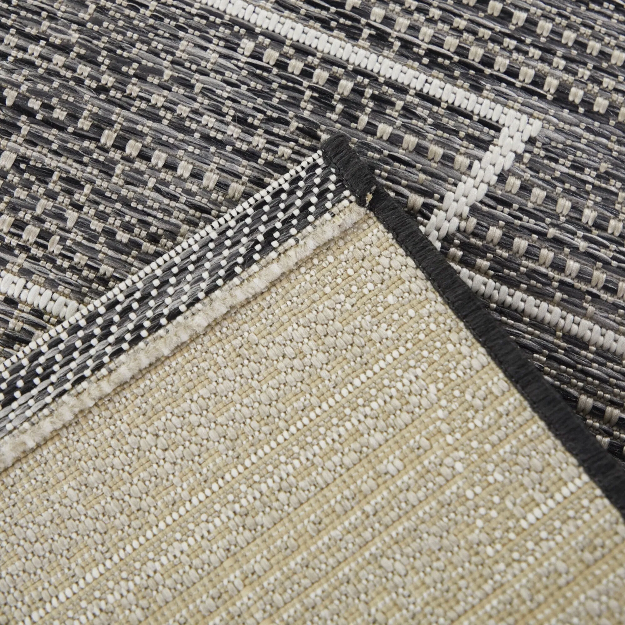 Avis Southwest Trellis Indoor/Outdoor Area Rug