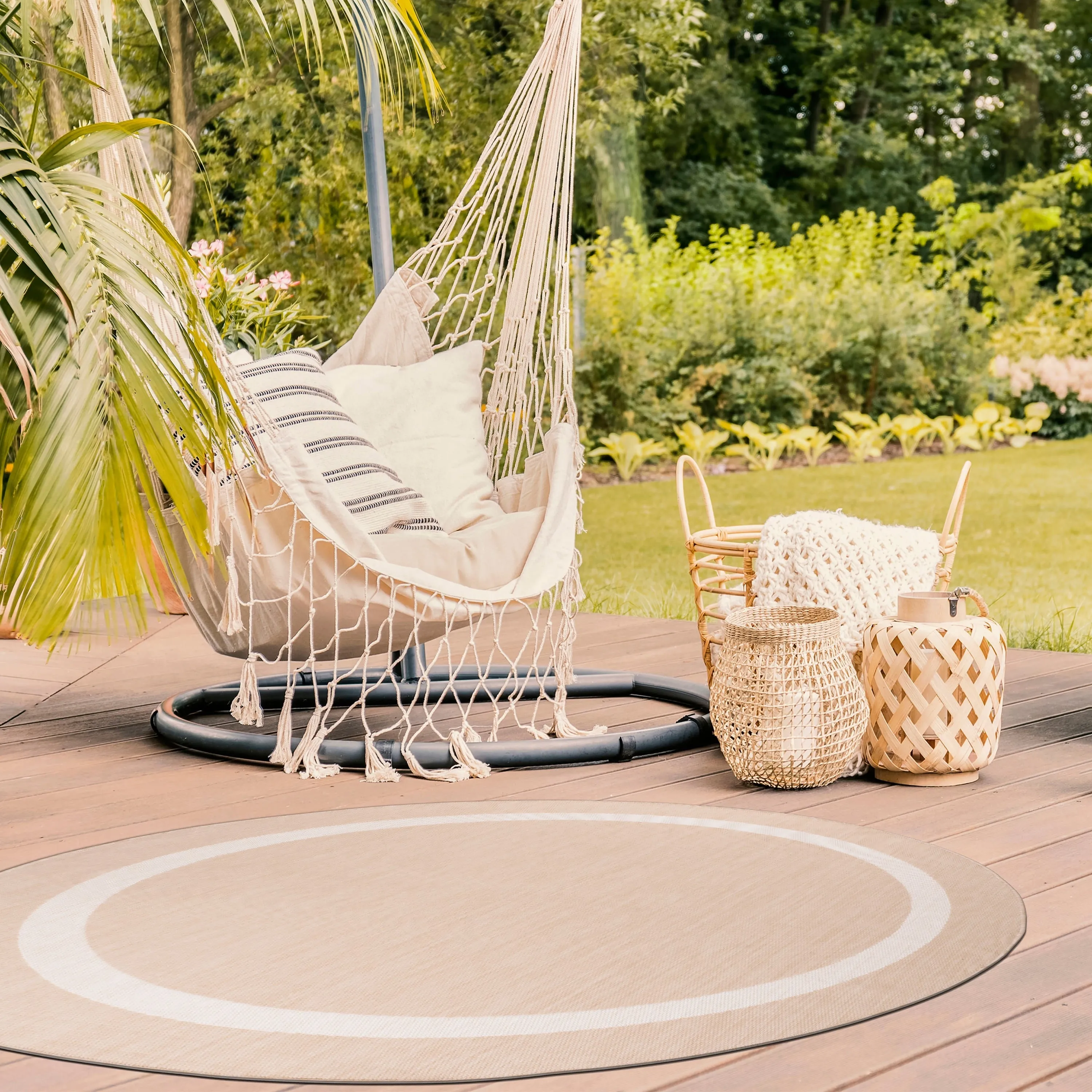 Beverly Rug Modern Bordered Indoor Outdoor Rug. Outside Carpet for Patio. Deck. Porch
