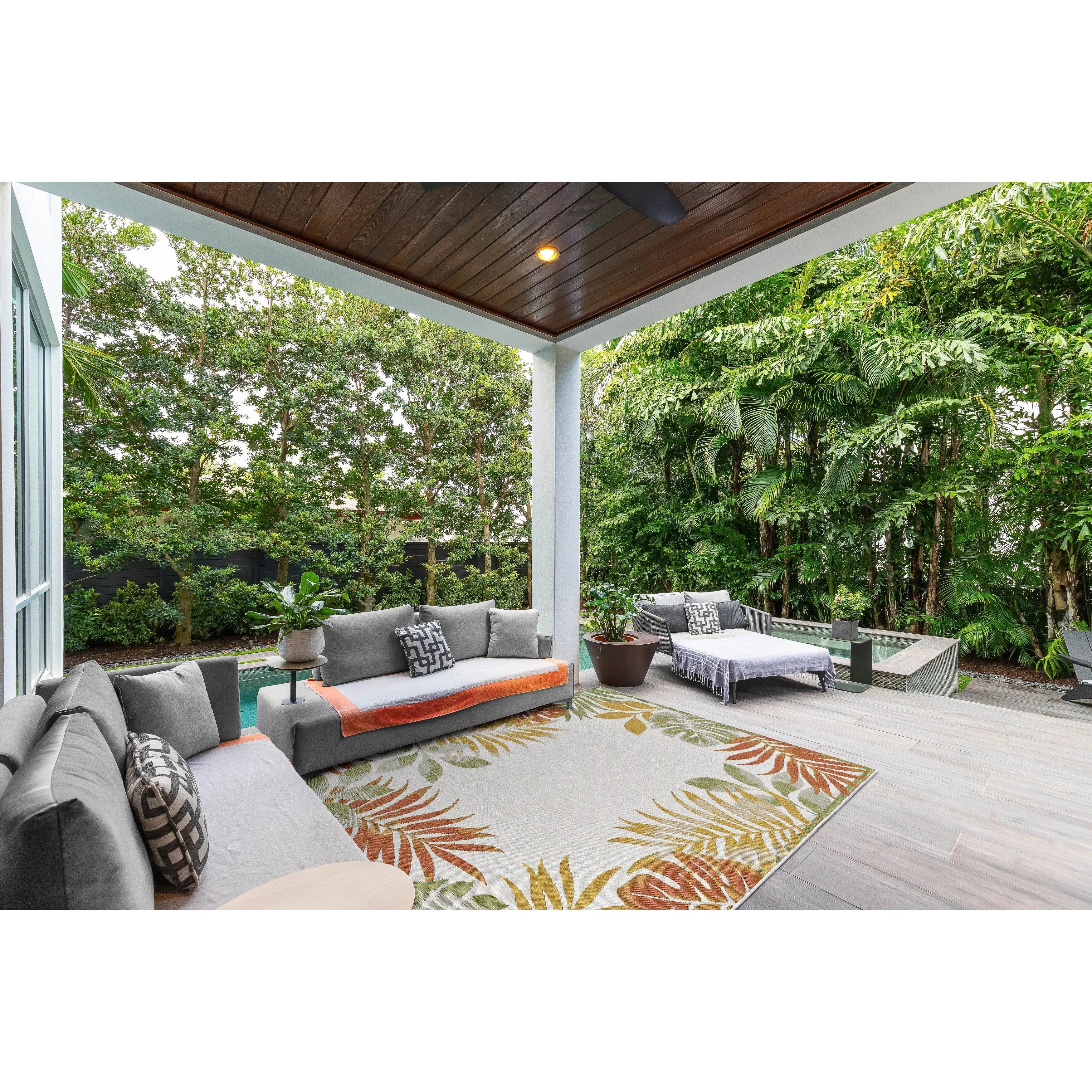 Domani Novarro Tropical Border of Palms Reversible Indoor / Outdoor Area Rug