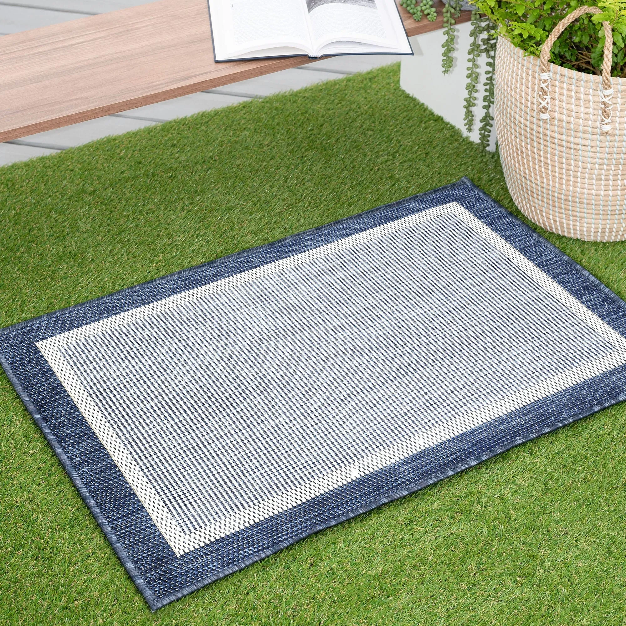 Exo Coastal Border Indoor/Outdoor Area Rug