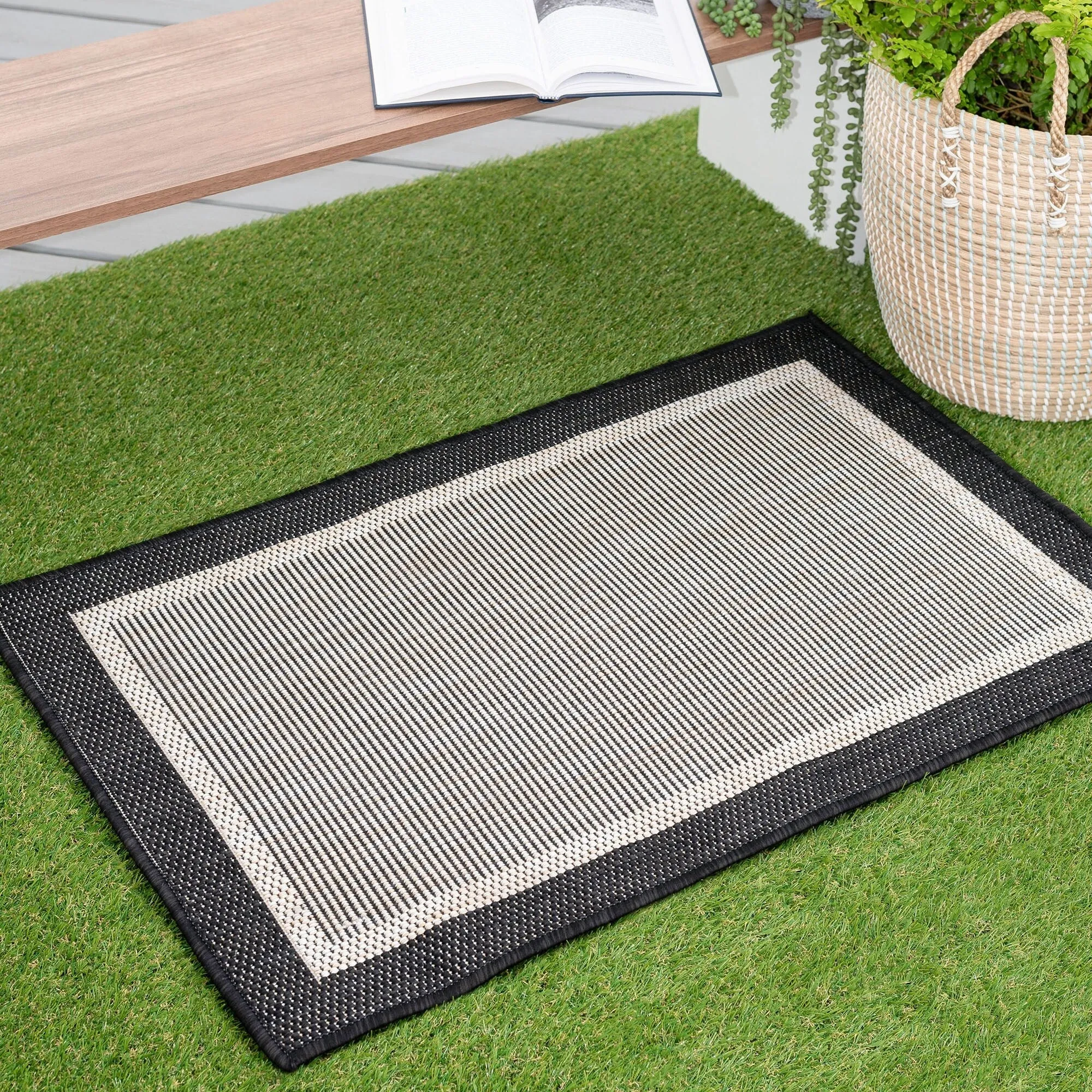 Exo Coastal Border Indoor/Outdoor Area Rug
