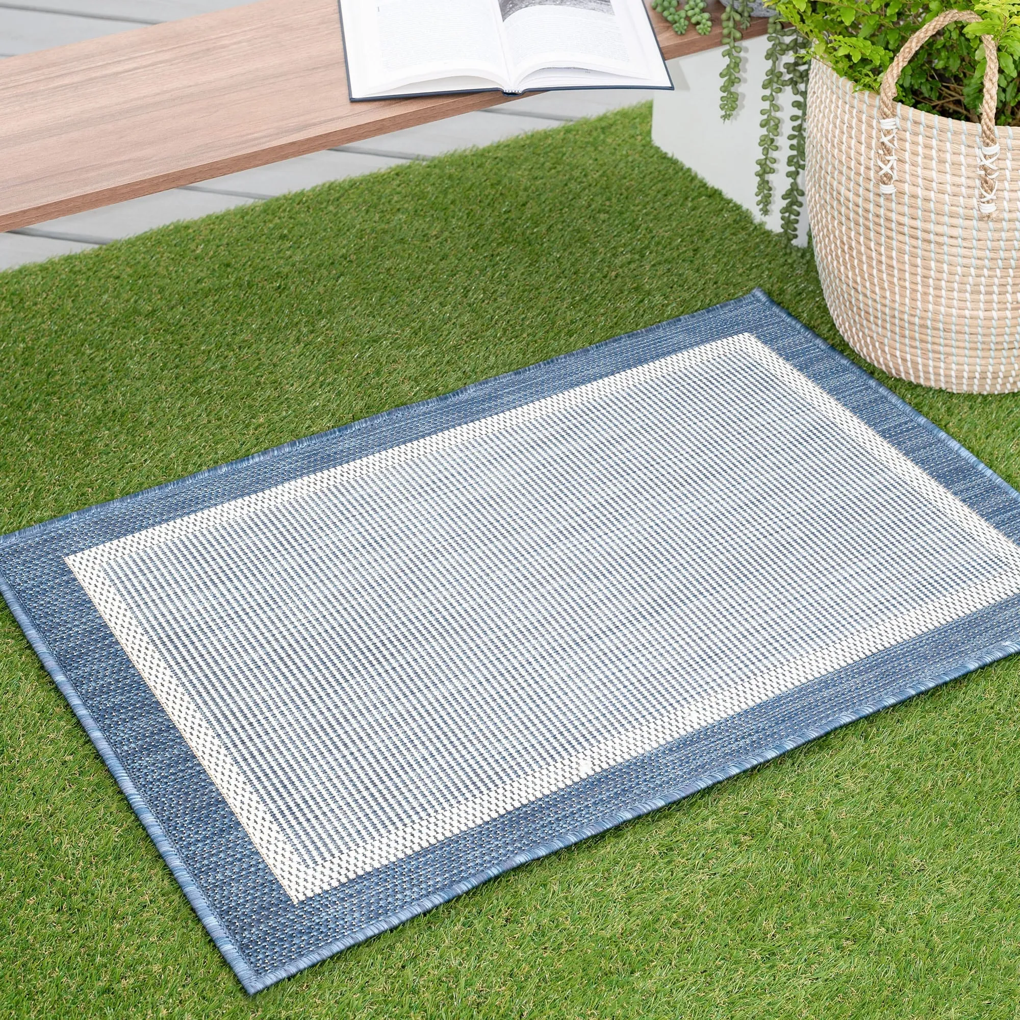 Exo Coastal Border Indoor/Outdoor Area Rug