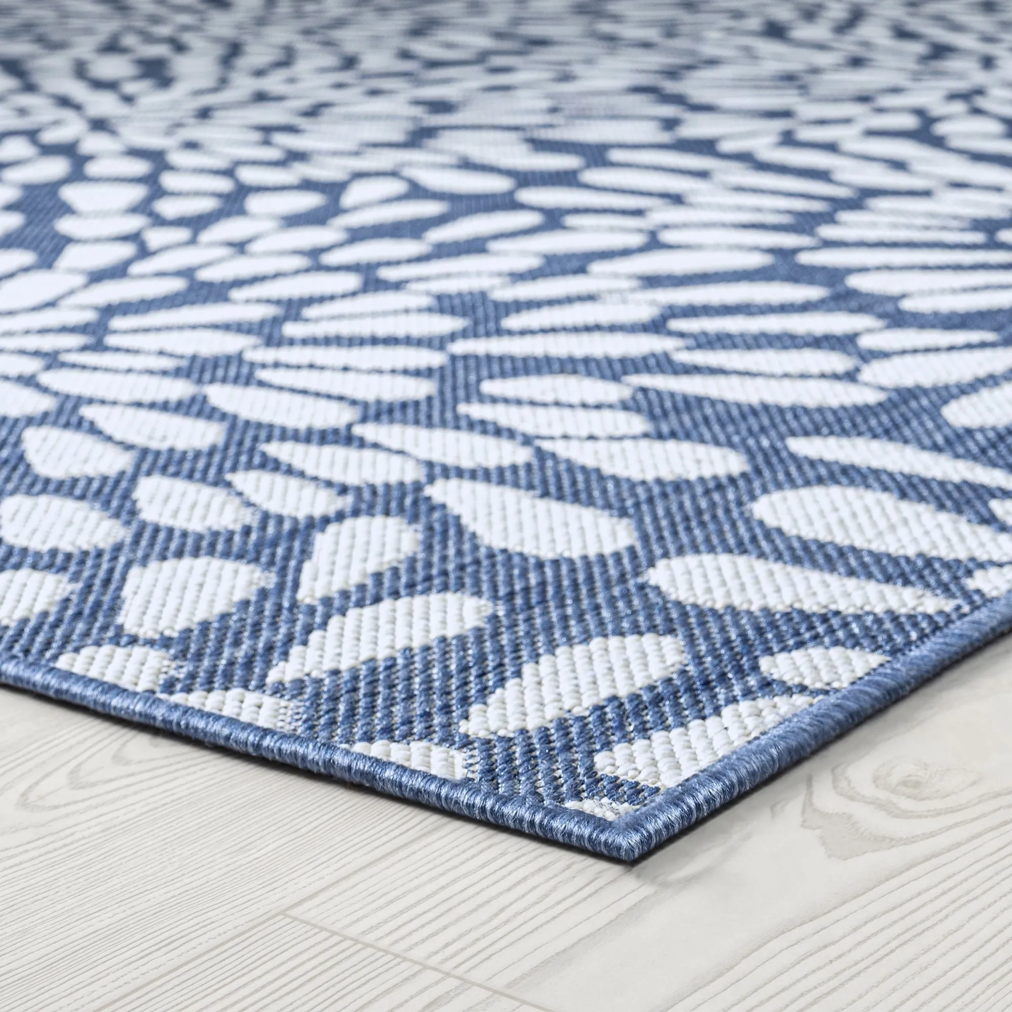 Exo Coastal Floral Indoor/Outdoor Area Rug