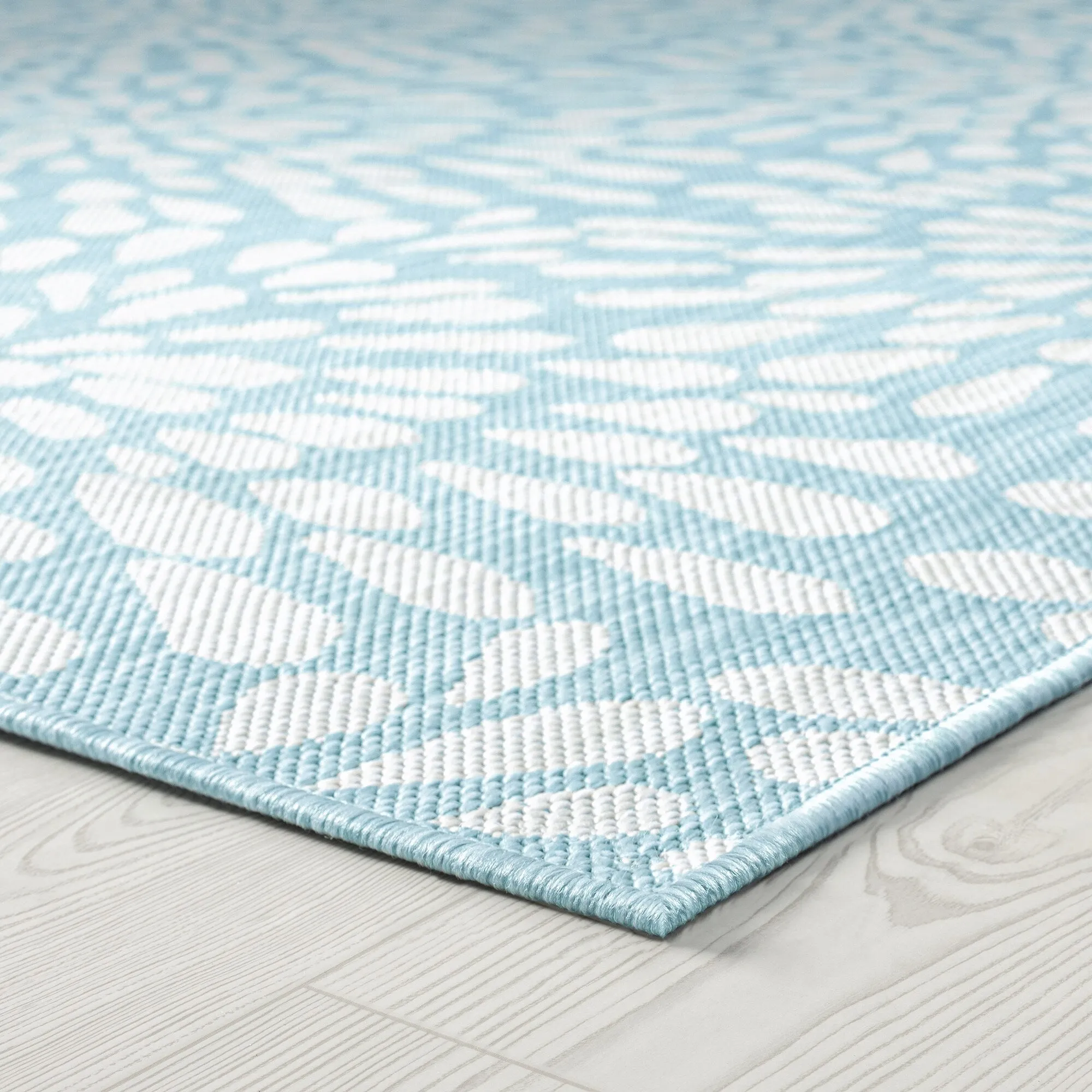 Exo Coastal Floral Indoor/Outdoor Area Rug