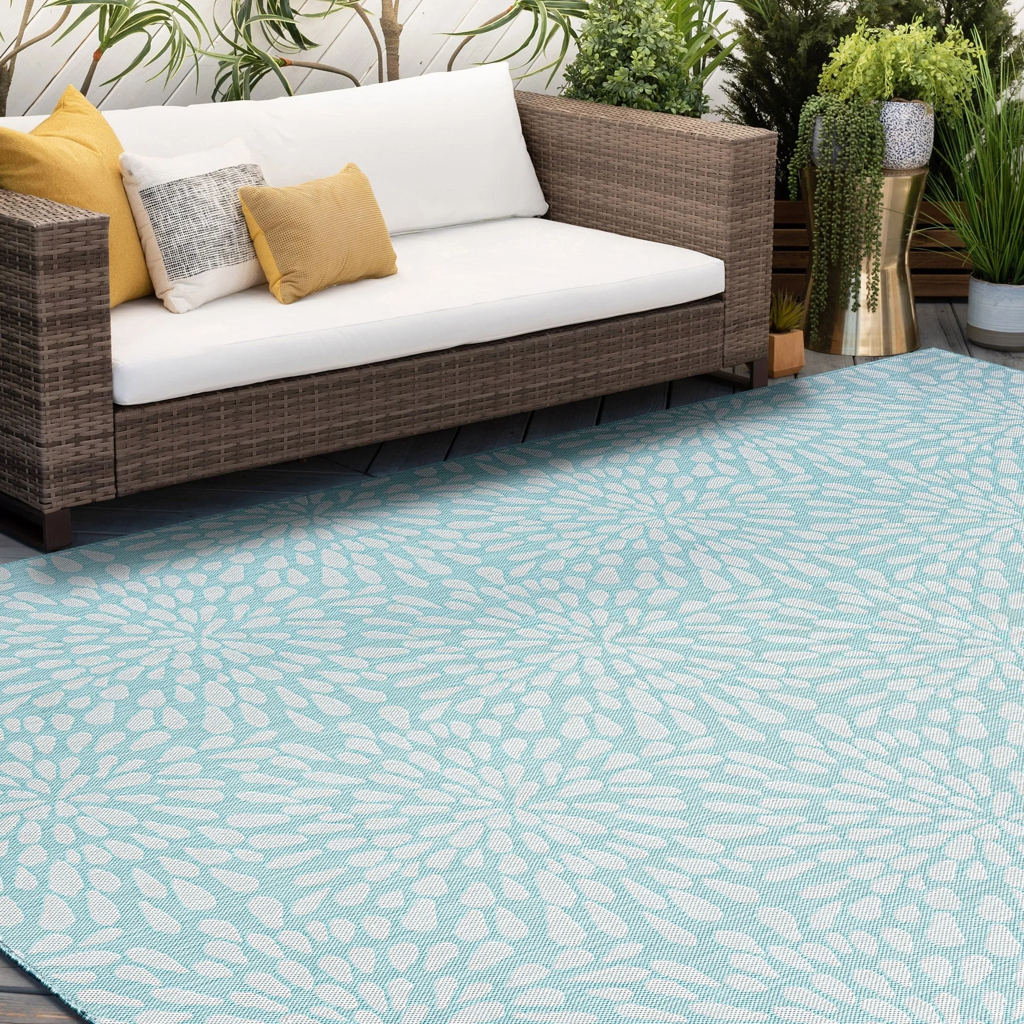 Exo Coastal Floral Indoor/Outdoor Area Rug
