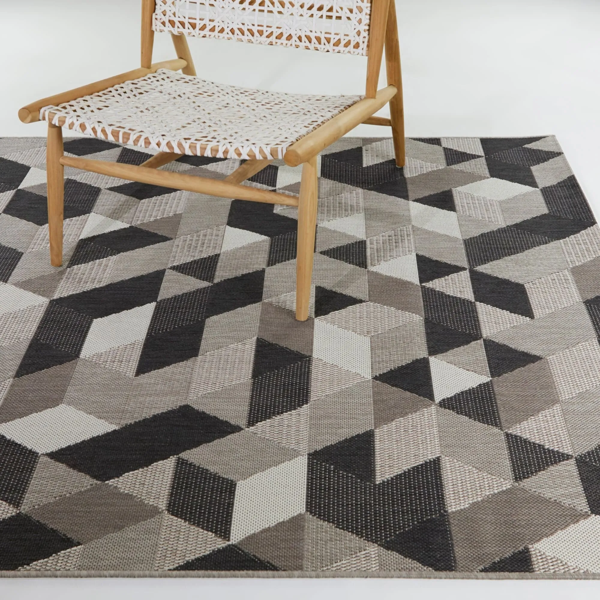 Felix Geometric Indoor/Outdoor Area Rug