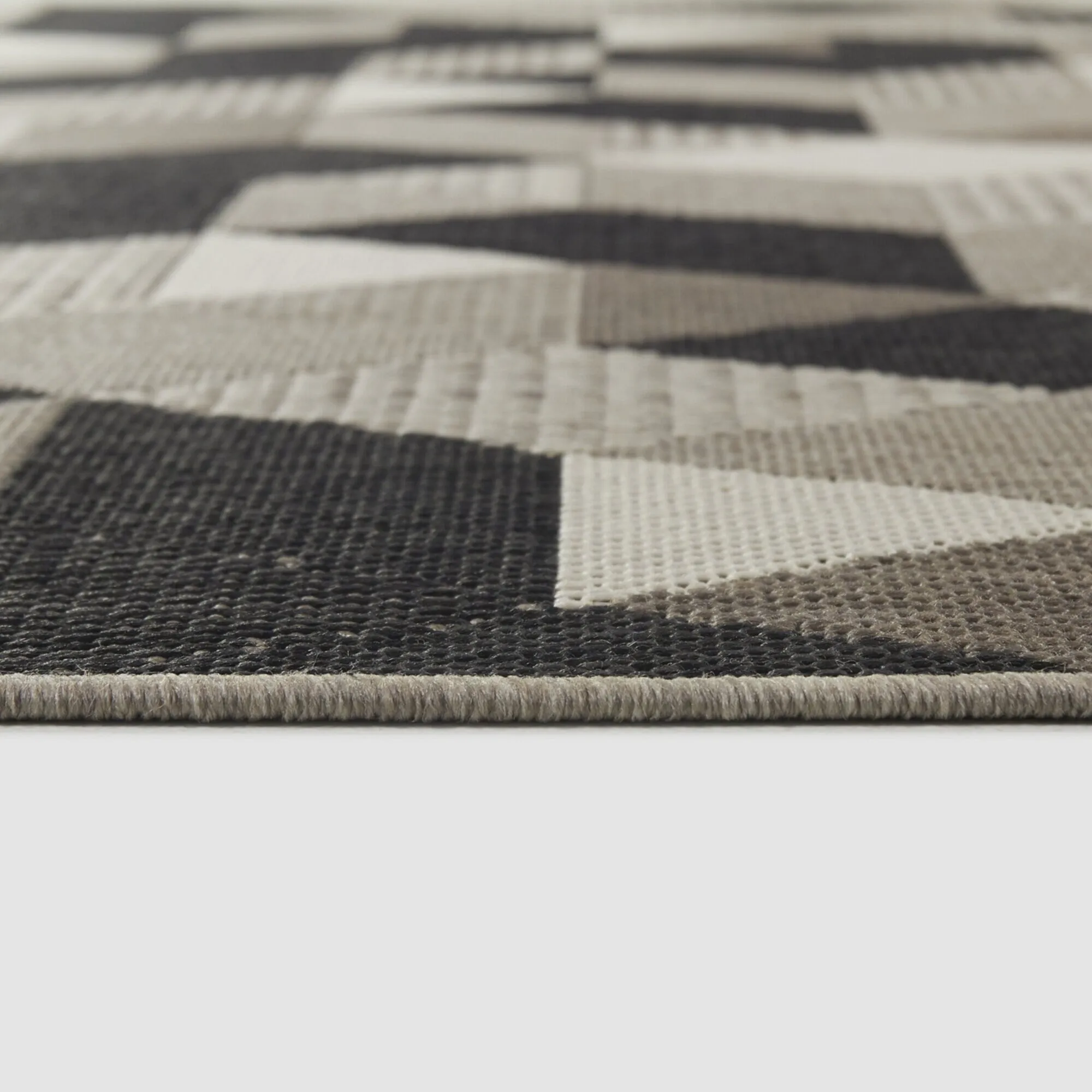 Felix Geometric Indoor/Outdoor Area Rug