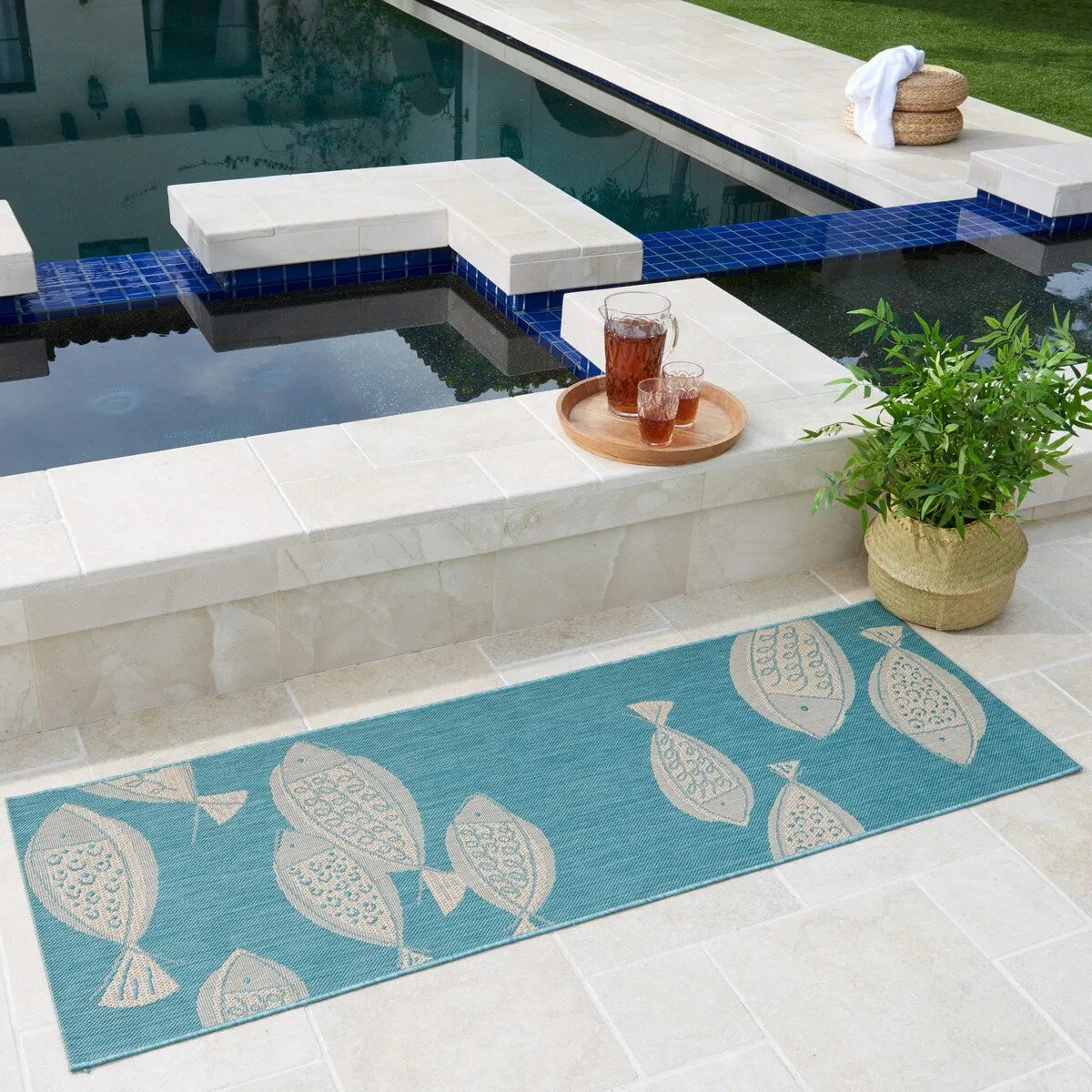 Gertmenian Paseo Loutro Oasis Aqua Casual Nautical Fish Indoor/ Outdoor Area Rug