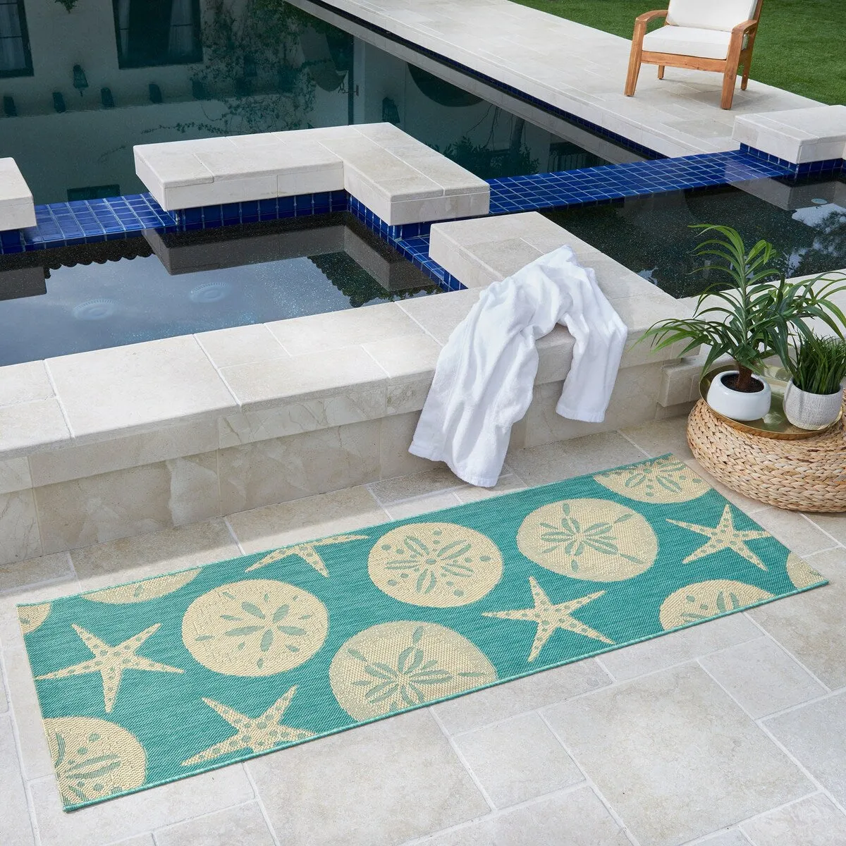 Gertmenian Paseo Starfish Oasis Aqua Casual Nautical Indoor/ Outdoor Area Rug