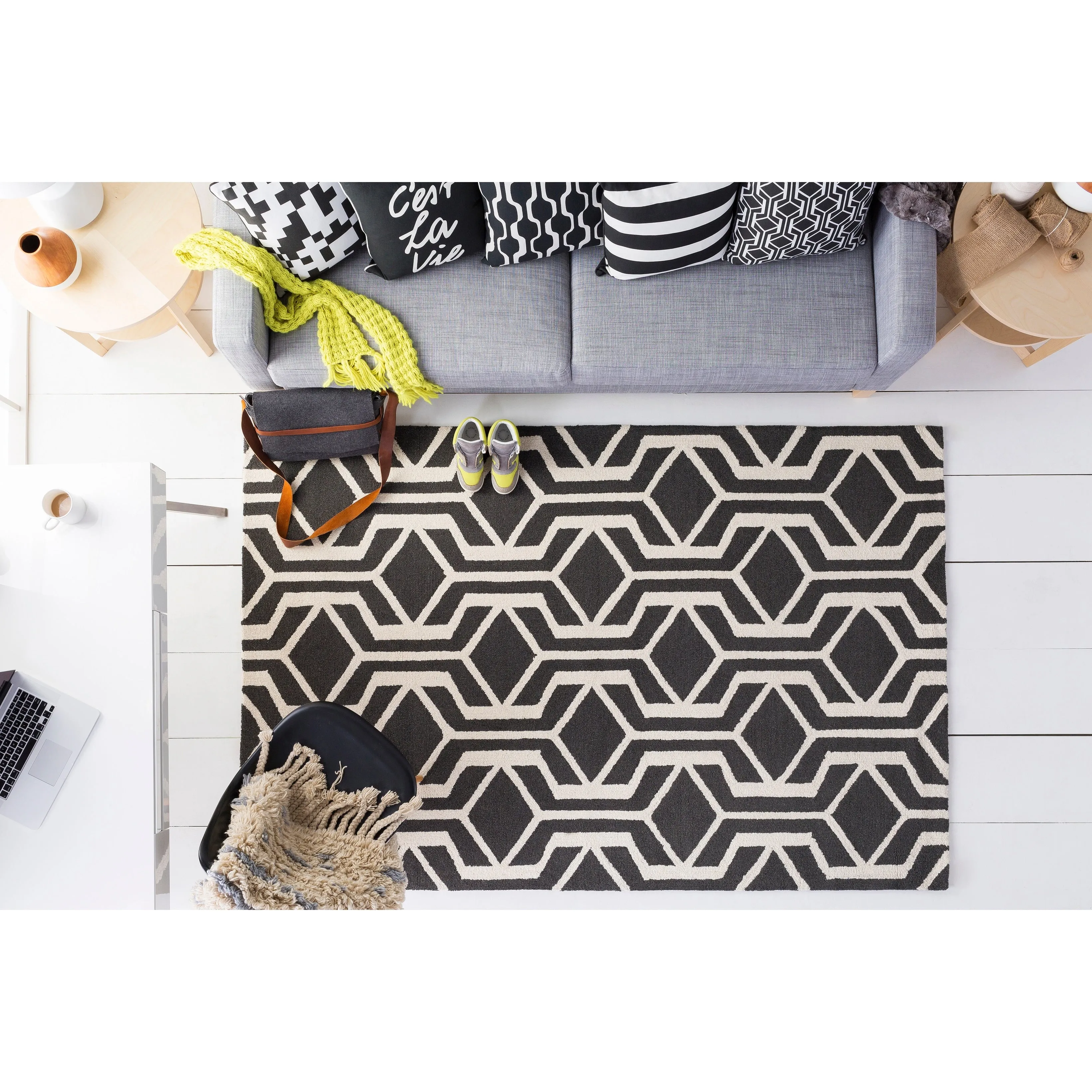 Hand-Tufted Pass Wool Rug