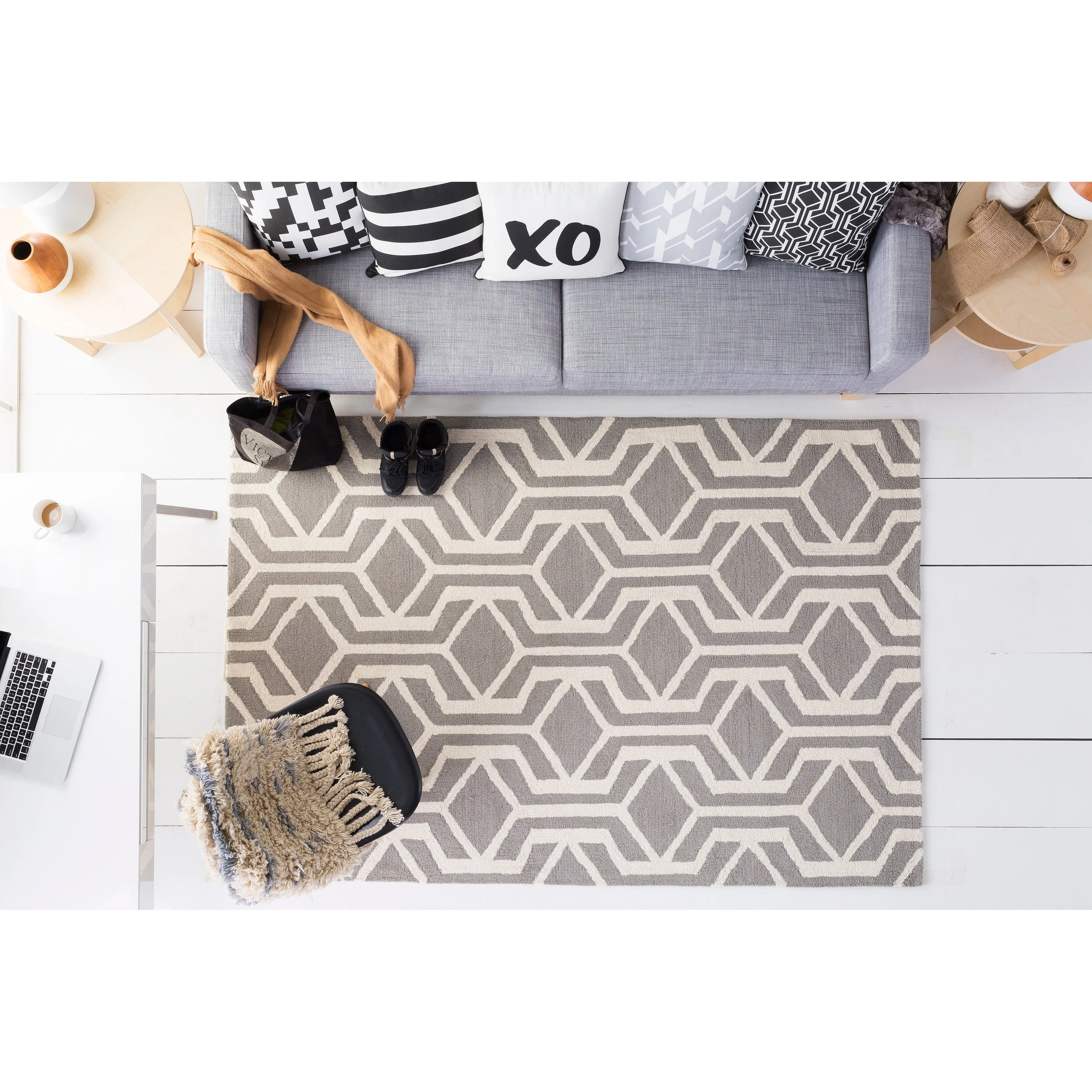 Hand-Tufted Pass Wool Rug