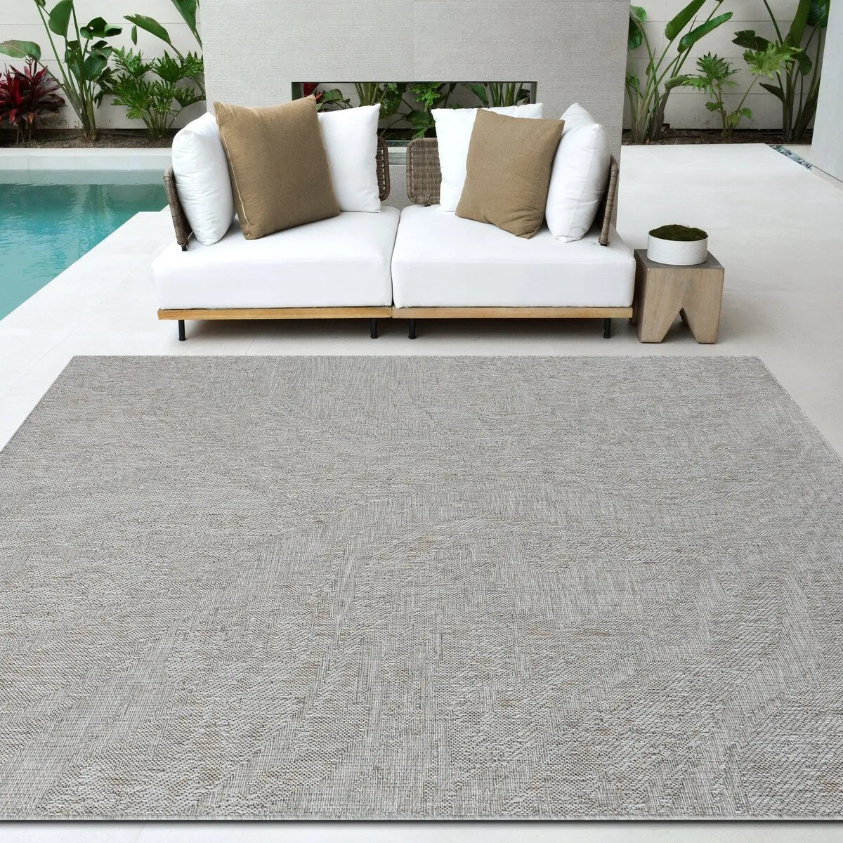 HR Waterproof Abstract Outdoor Rug - Stain and Fade-Resistant - Gray/Multicolor
