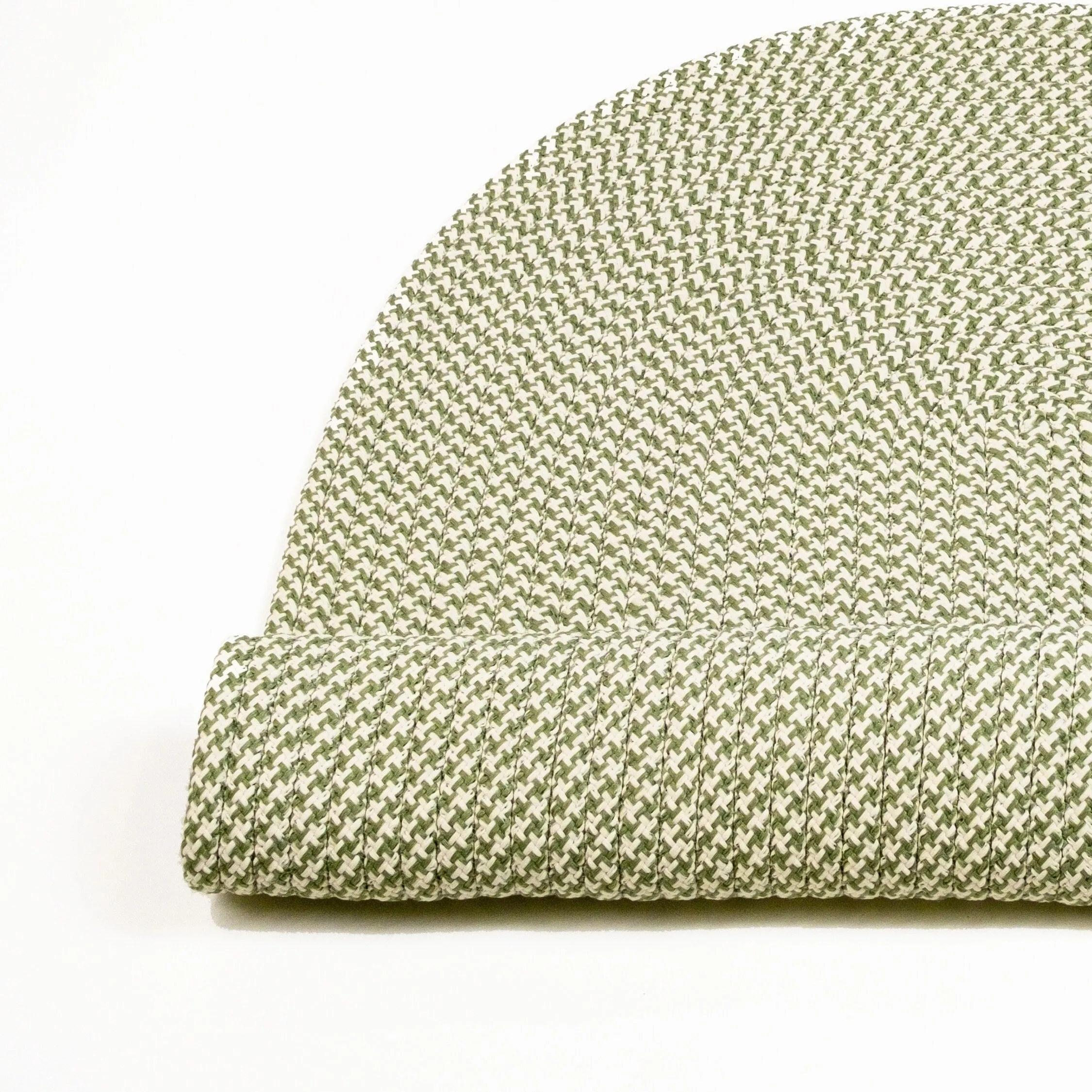 In-Outdoor Milton Houndstooth Tweed Braided Area Rug