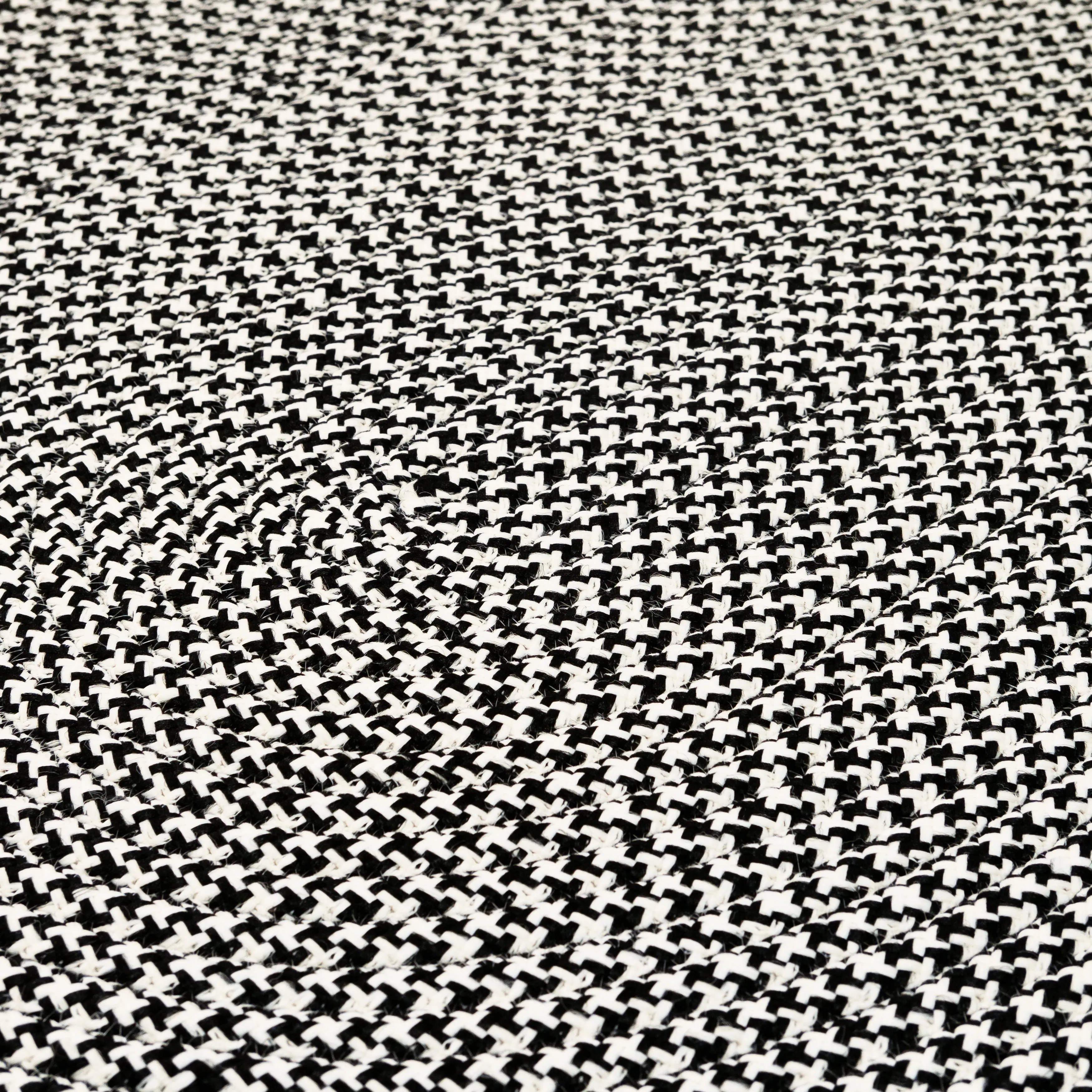 In-Outdoor Milton Houndstooth Tweed Braided Area Rug