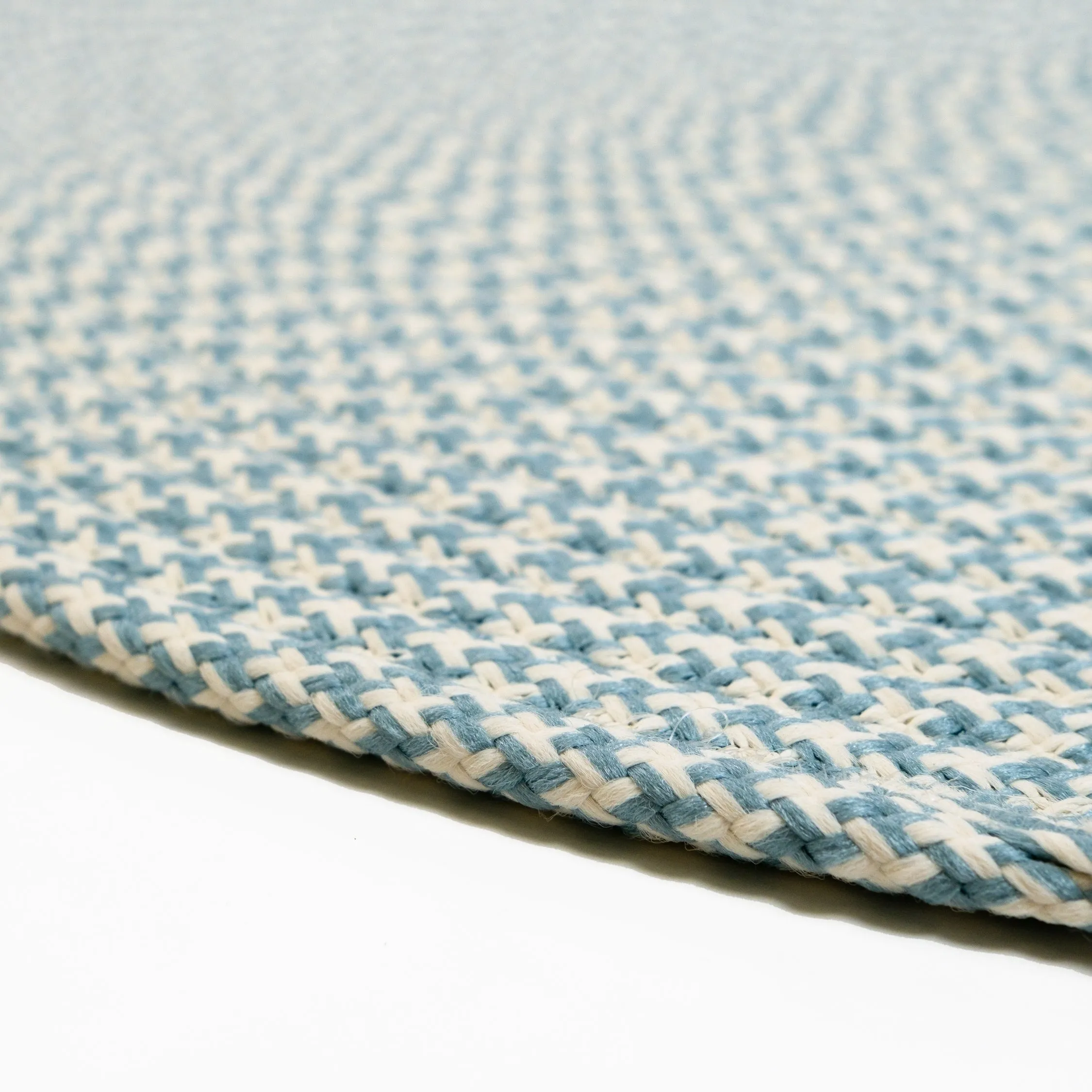 In-Outdoor Milton Houndstooth Tweed Braided Area Rug