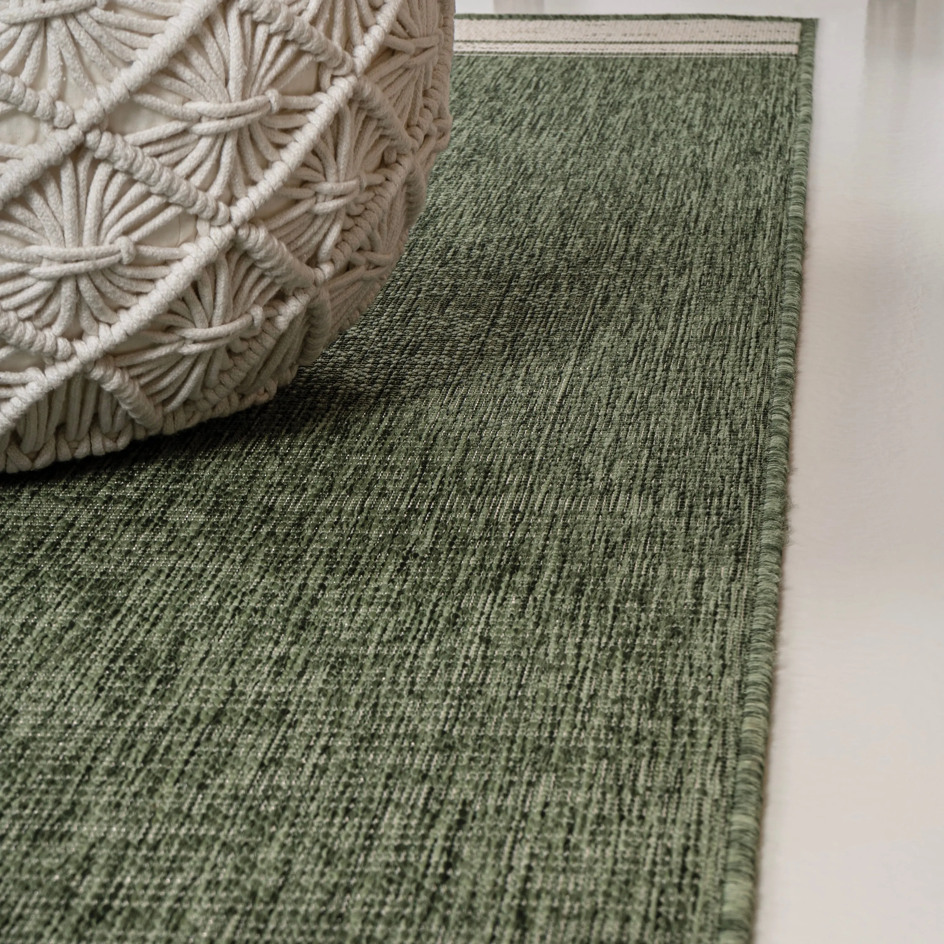 JONATHAN Y Darcy Modern Minimalist Mingled Solid Black/Cream Indoor/Outdoor Area Rug