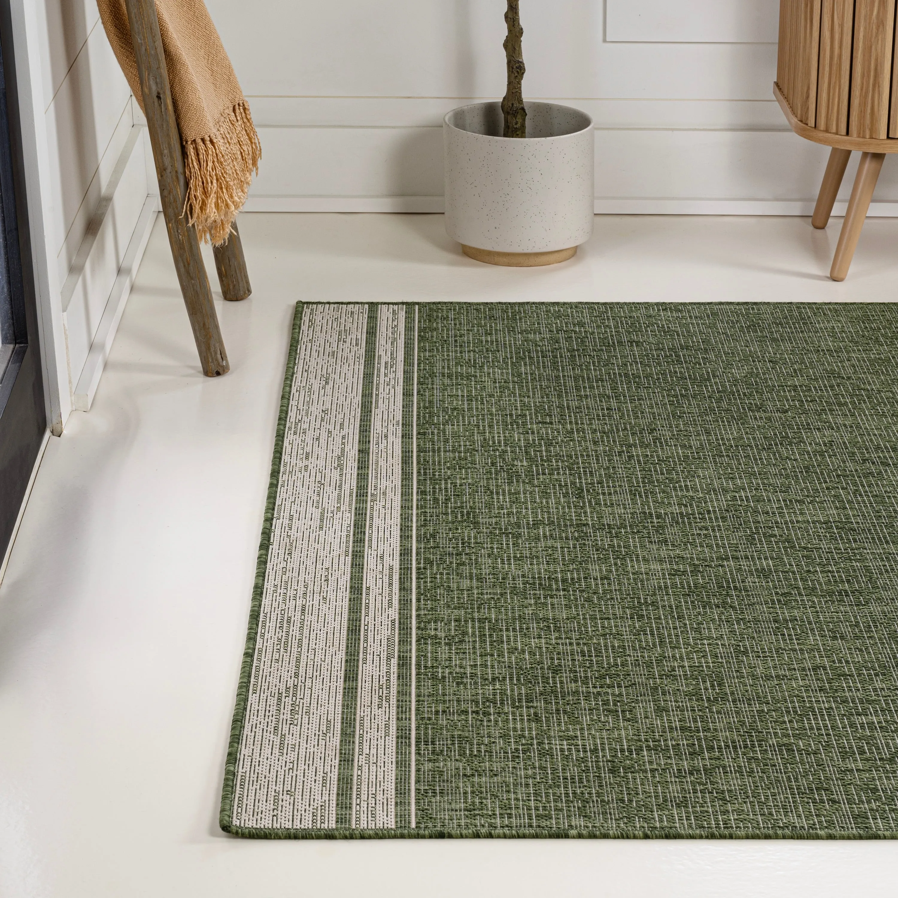 JONATHAN Y Darcy Modern Minimalist Mingled Solid Black/Cream Indoor/Outdoor Area Rug