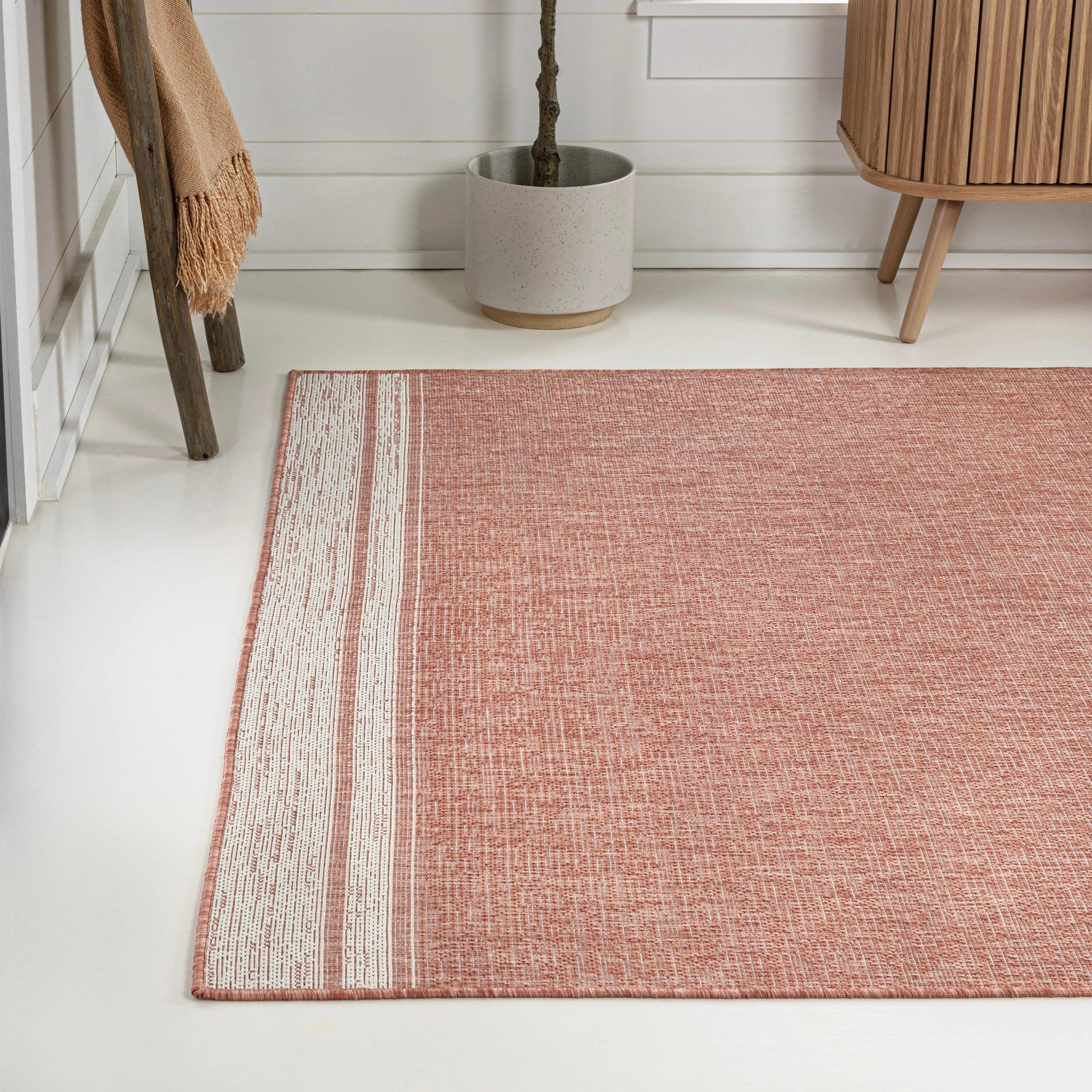 JONATHAN Y Darcy Modern Minimalist Mingled Solid Black/Cream Indoor/Outdoor Area Rug