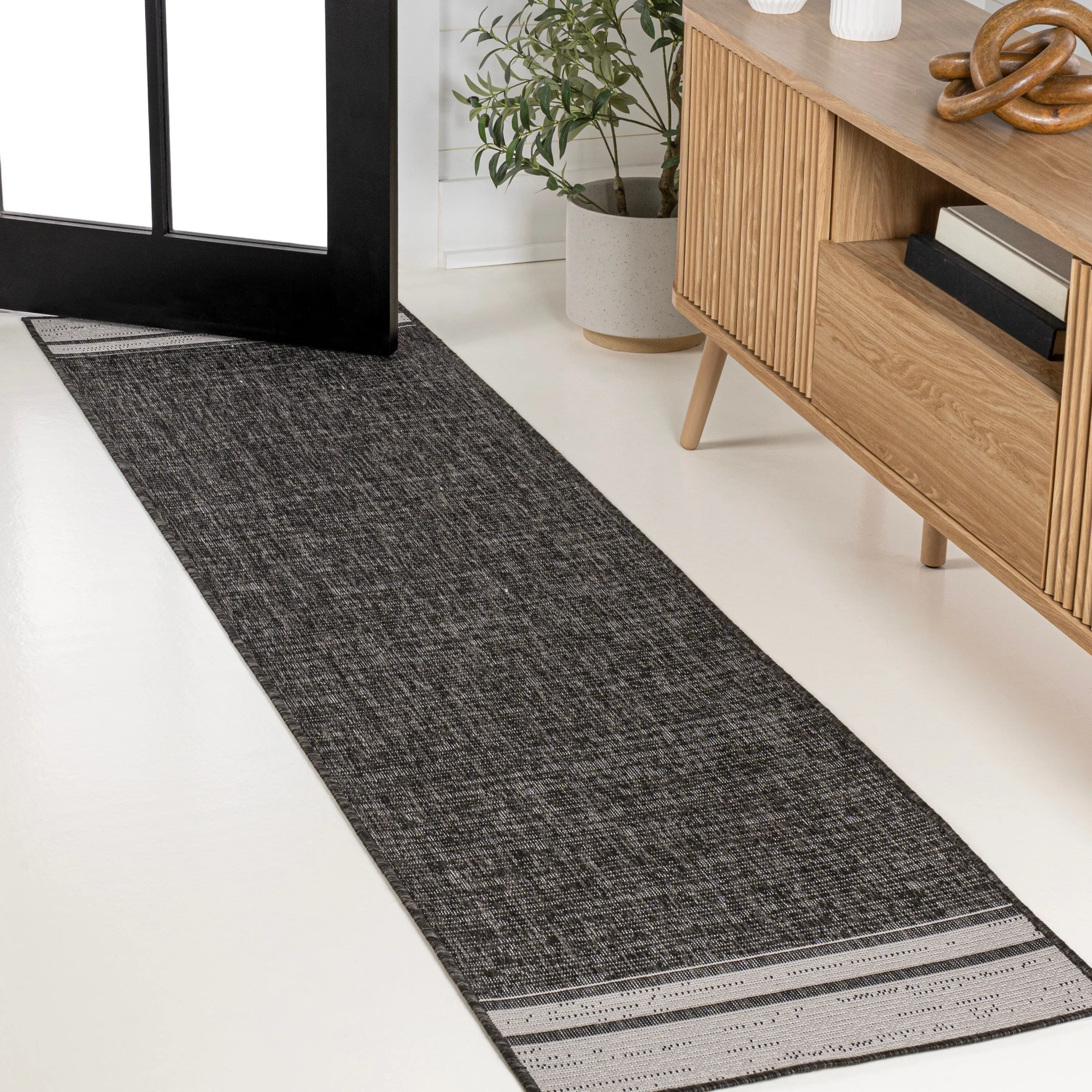 JONATHAN Y Darcy Modern Minimalist Mingled Solid Black/Cream Indoor/Outdoor Area Rug