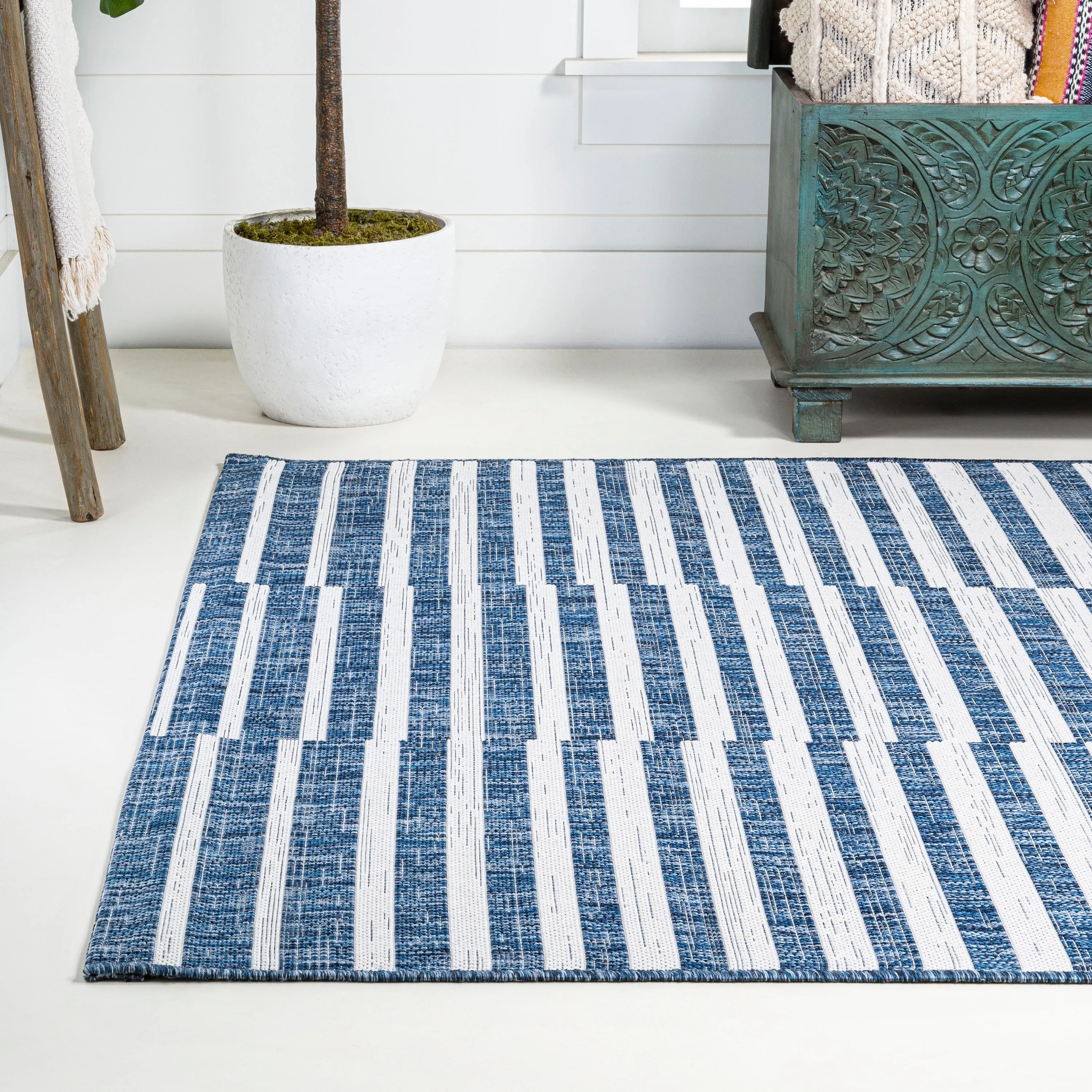JONATHAN Y Grid Modern Offset Stripe Indoor/Outdoor Area Rug
