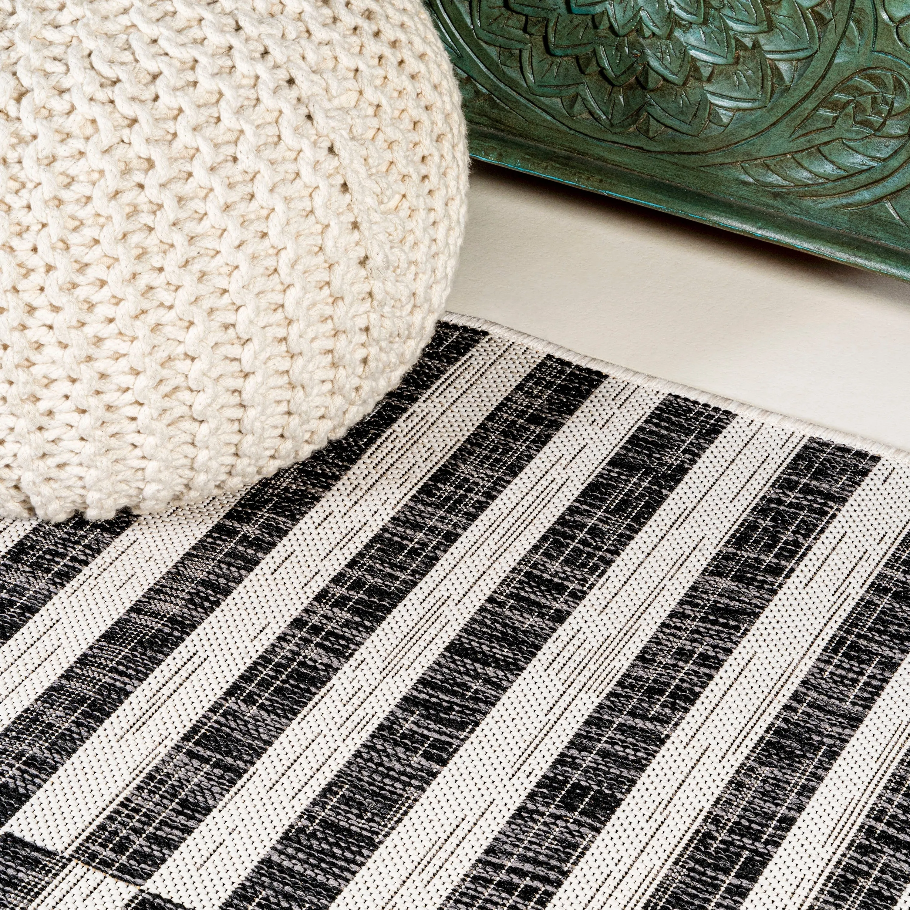 JONATHAN Y Grid Modern Offset Stripe Indoor/Outdoor Area Rug