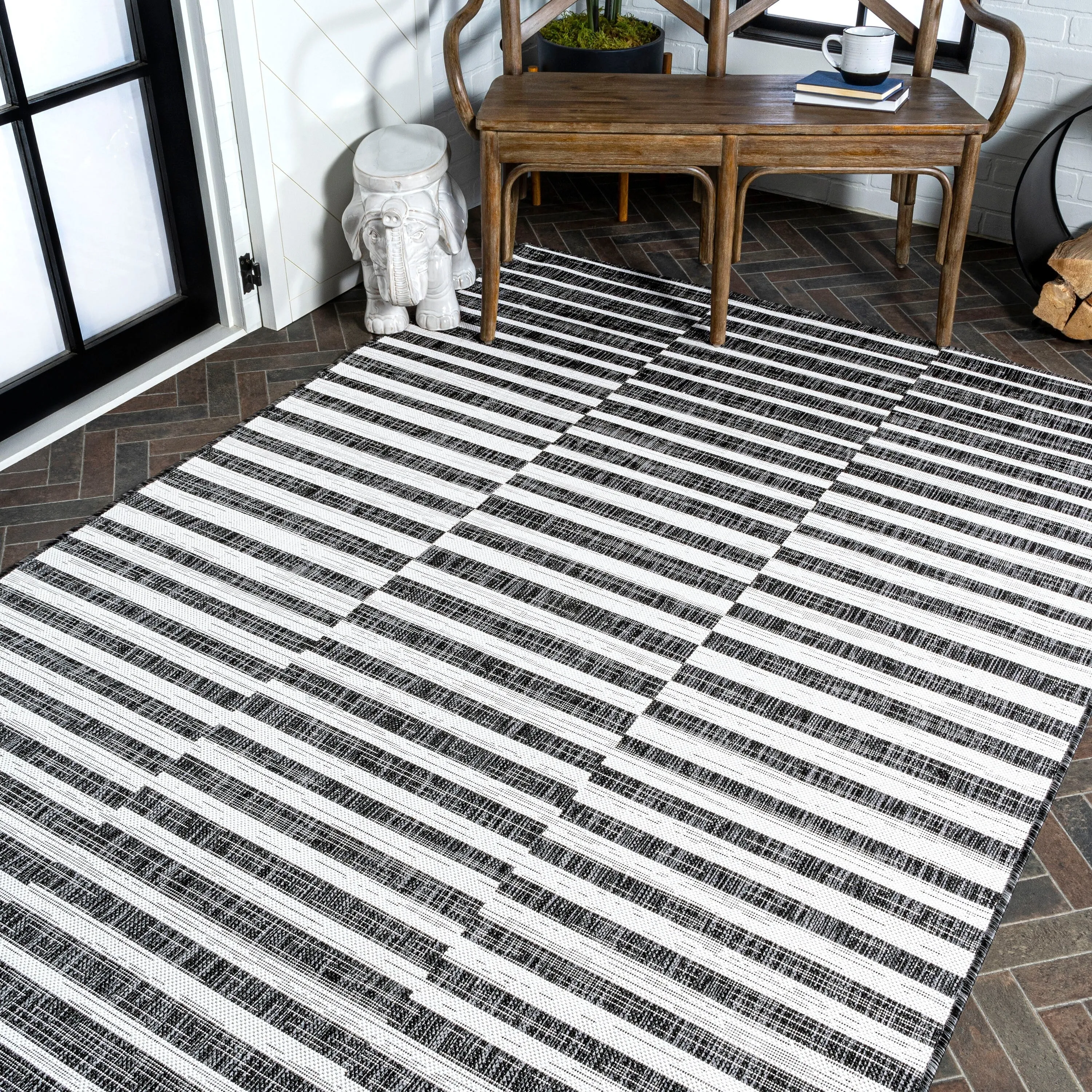 JONATHAN Y Grid Modern Offset Stripe Indoor/Outdoor Area Rug