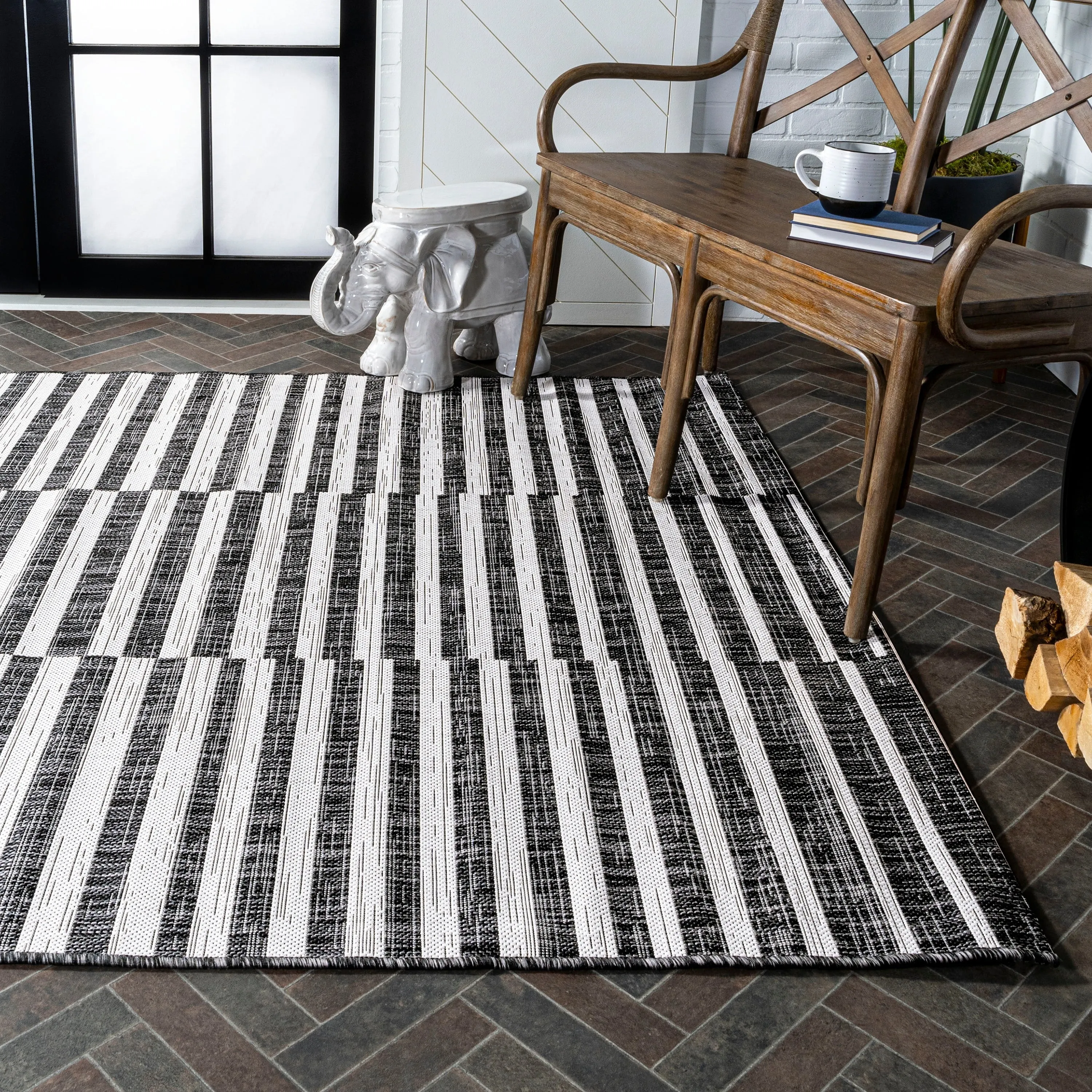 JONATHAN Y Grid Modern Offset Stripe Indoor/Outdoor Area Rug