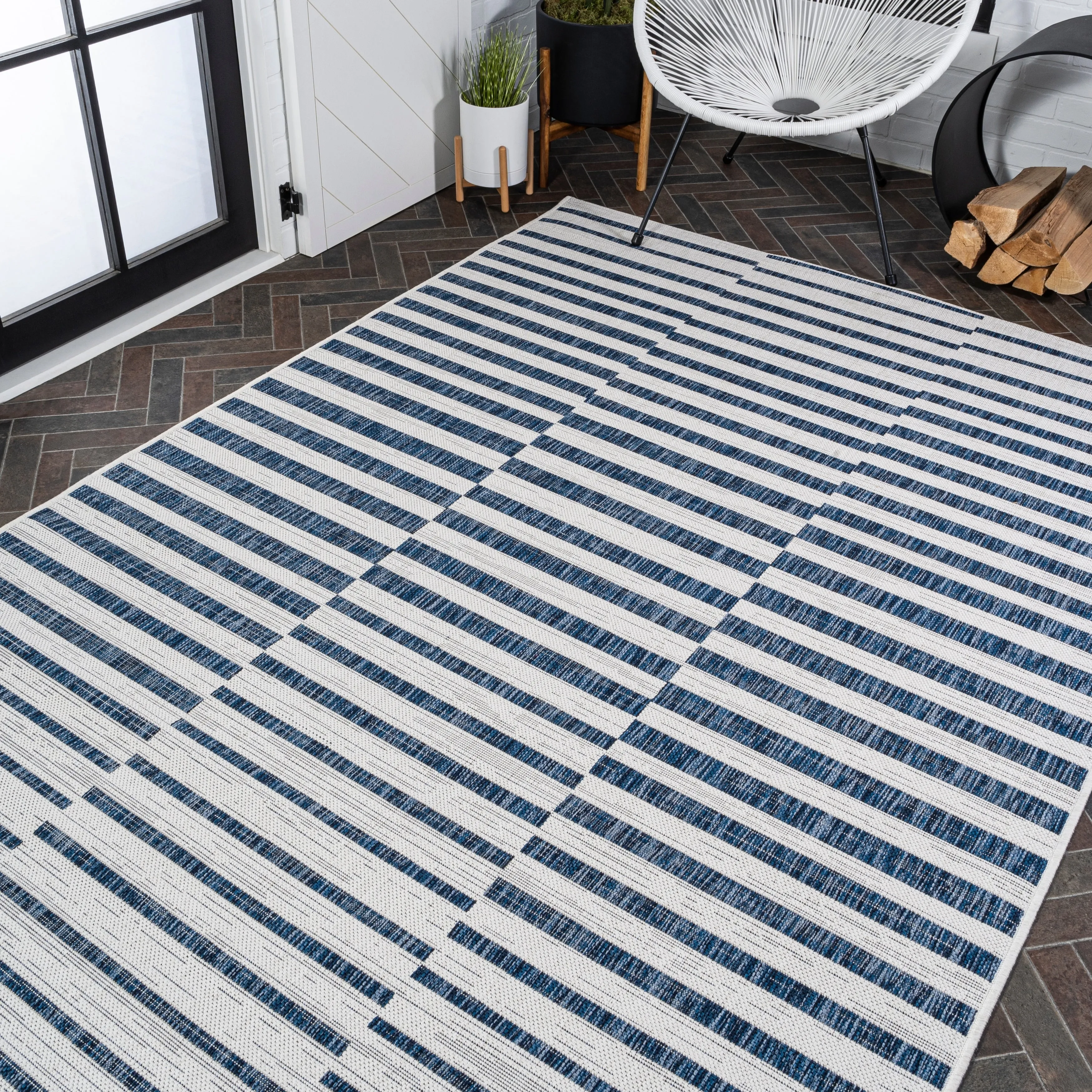 JONATHAN Y Grid Modern Offset Stripe Indoor/Outdoor Area Rug