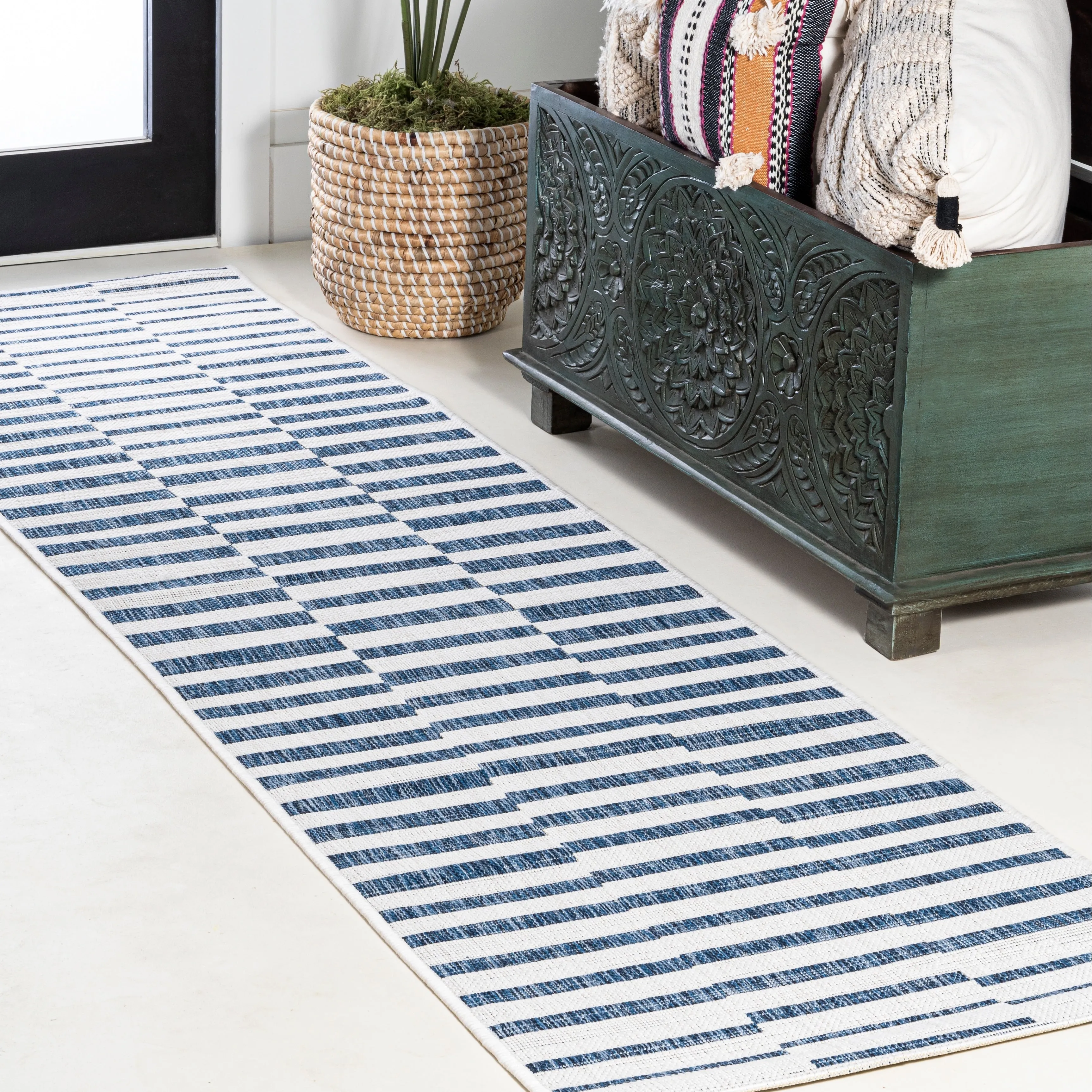 JONATHAN Y Grid Modern Offset Stripe Indoor/Outdoor Area Rug