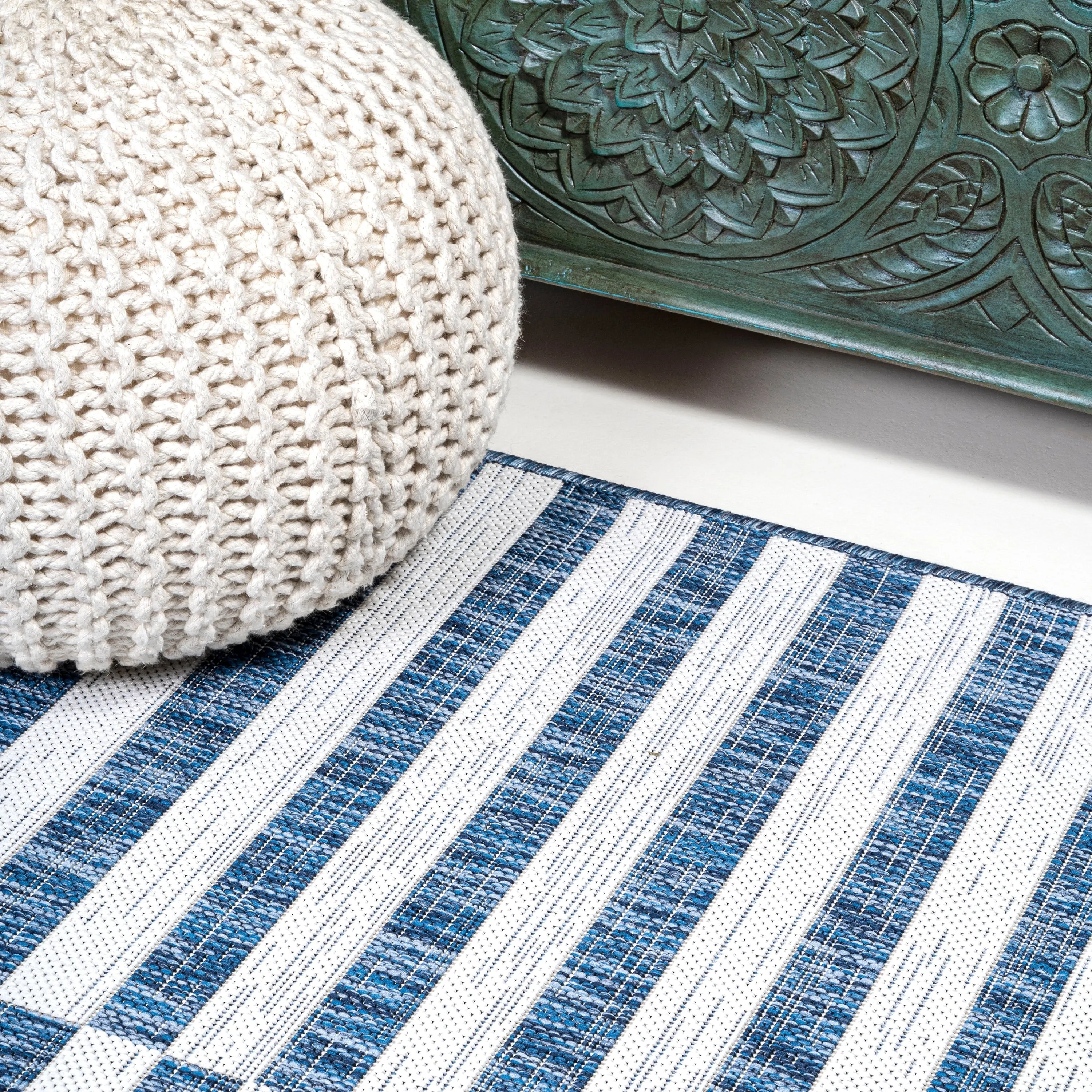 JONATHAN Y Grid Modern Offset Stripe Indoor/Outdoor Area Rug