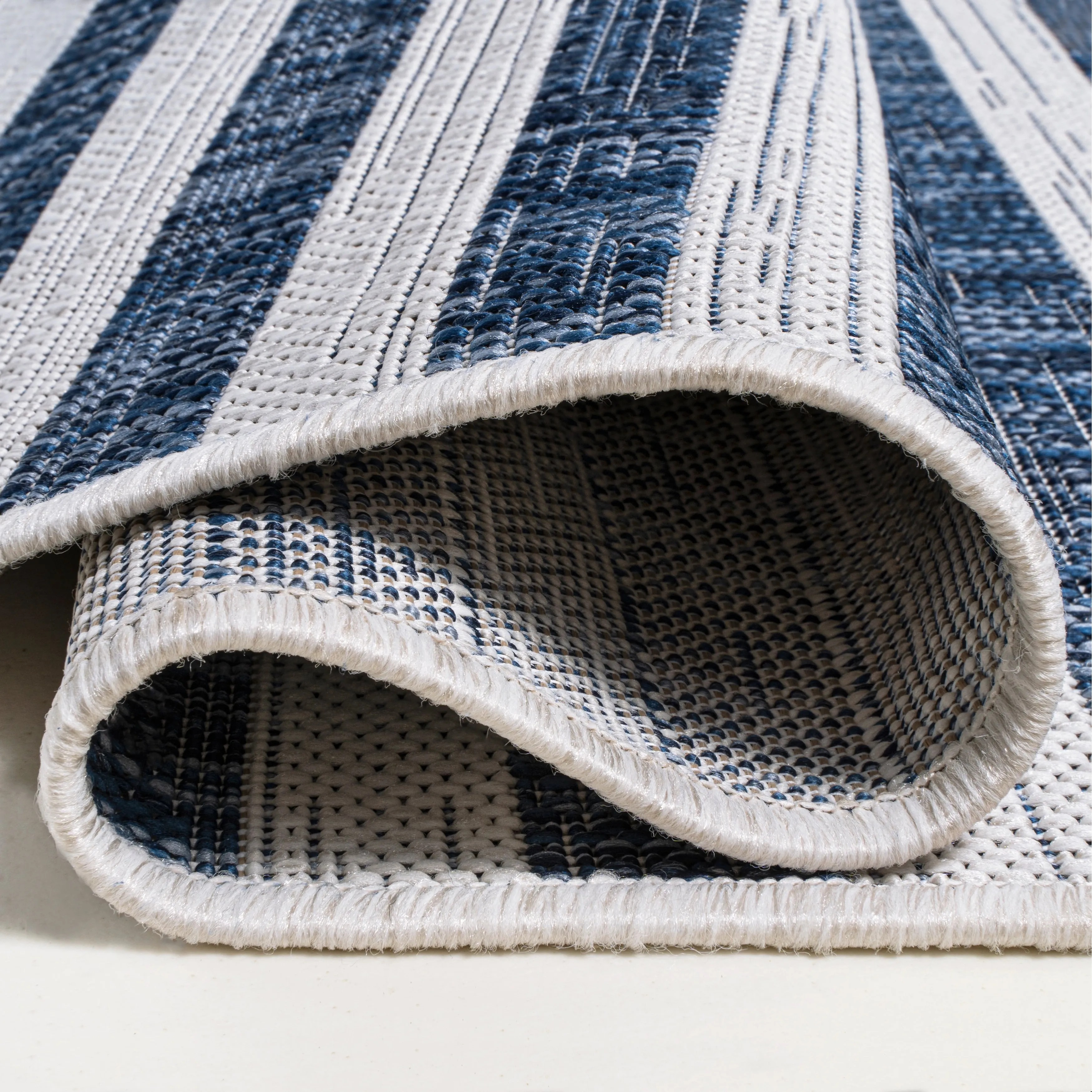 JONATHAN Y Grid Modern Offset Stripe Indoor/Outdoor Area Rug
