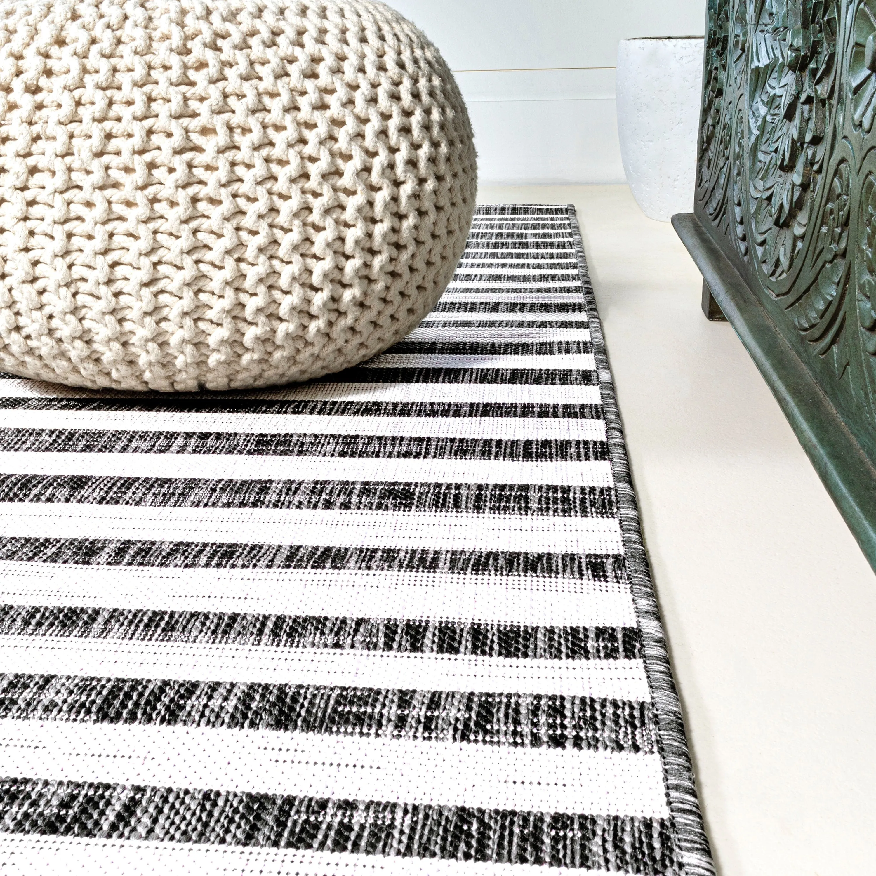 JONATHAN Y Grid Modern Offset Stripe Indoor/Outdoor Area Rug