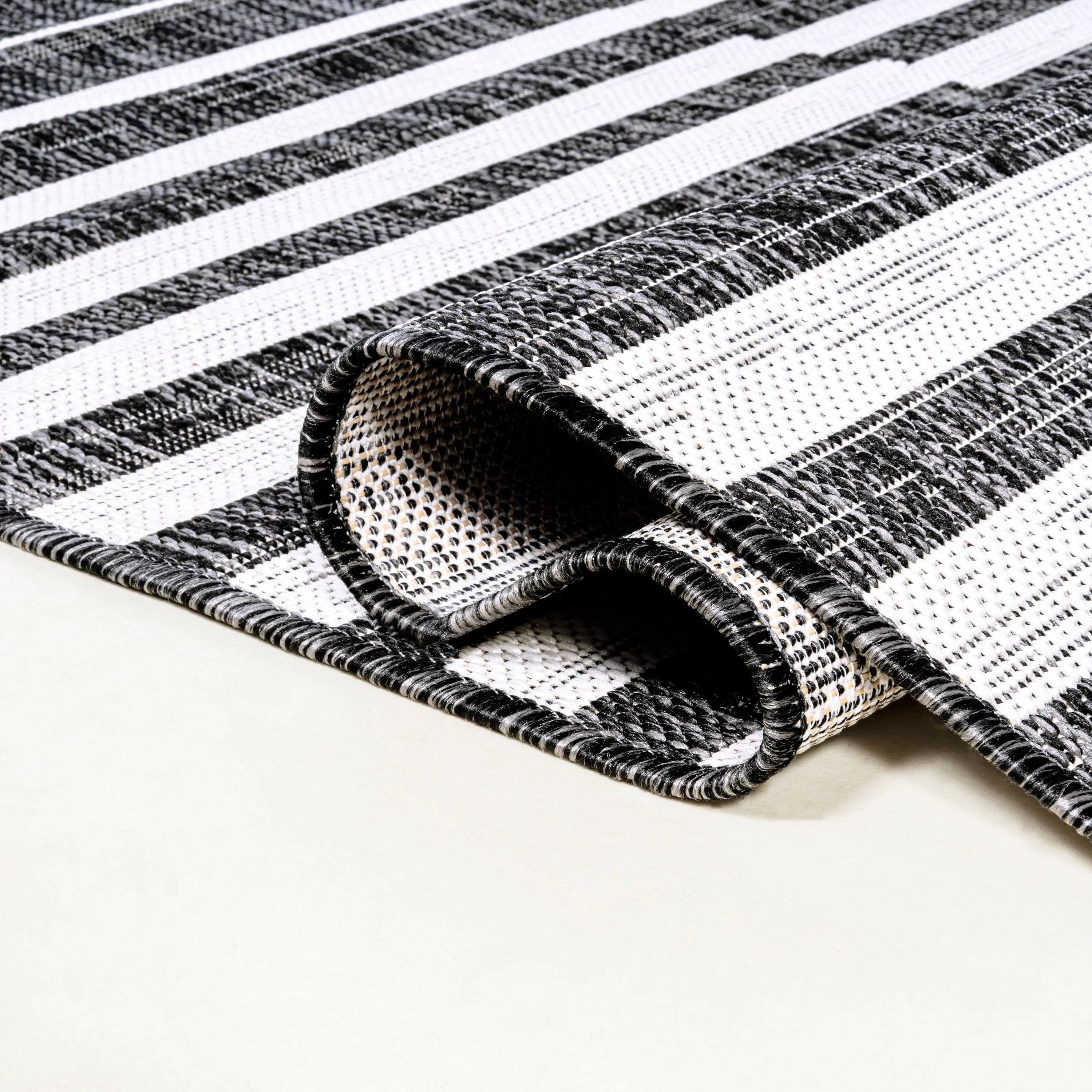 JONATHAN Y Grid Modern Offset Stripe Indoor/Outdoor Area Rug