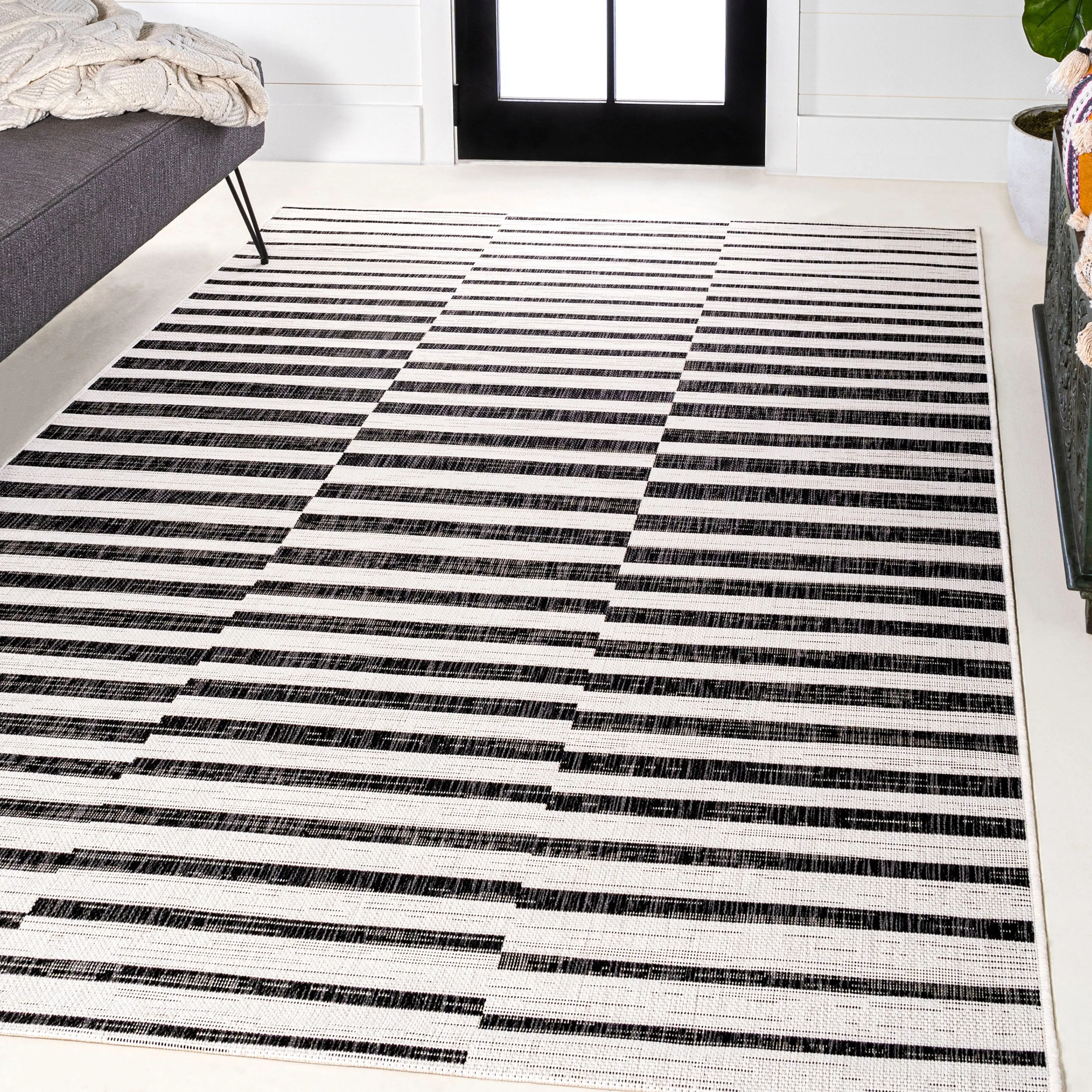 JONATHAN Y Grid Modern Offset Stripe Indoor/Outdoor Area Rug