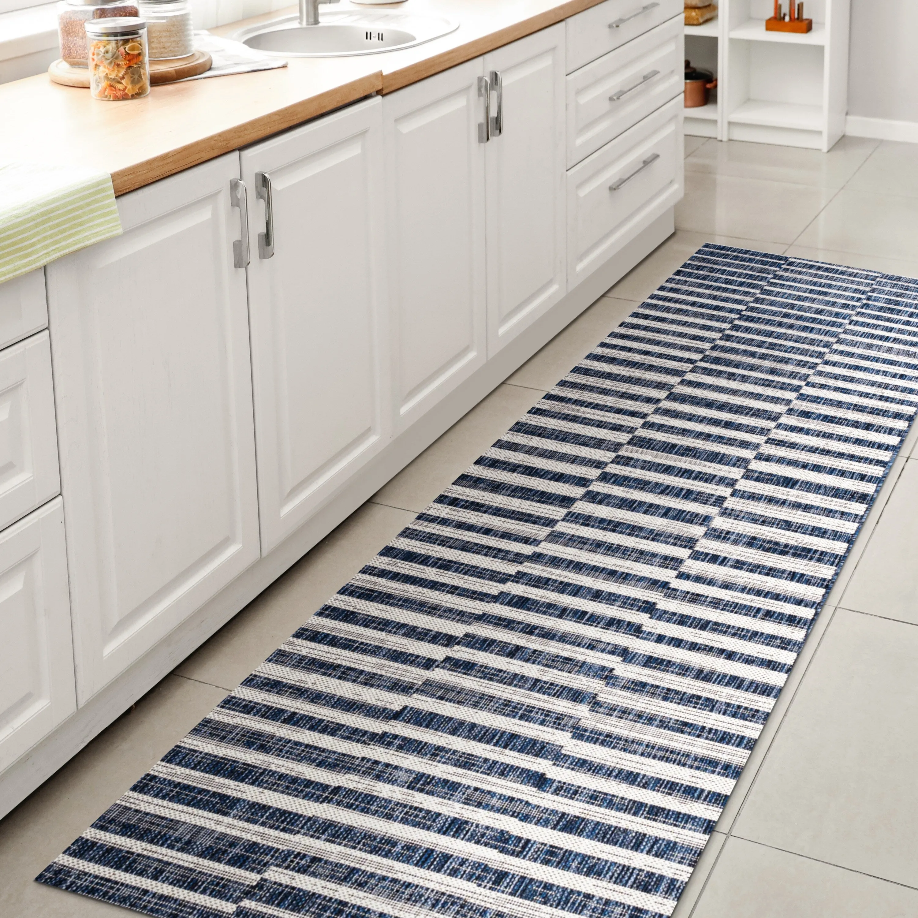 JONATHAN Y Grid Modern Offset Stripe Indoor/Outdoor Area Rug