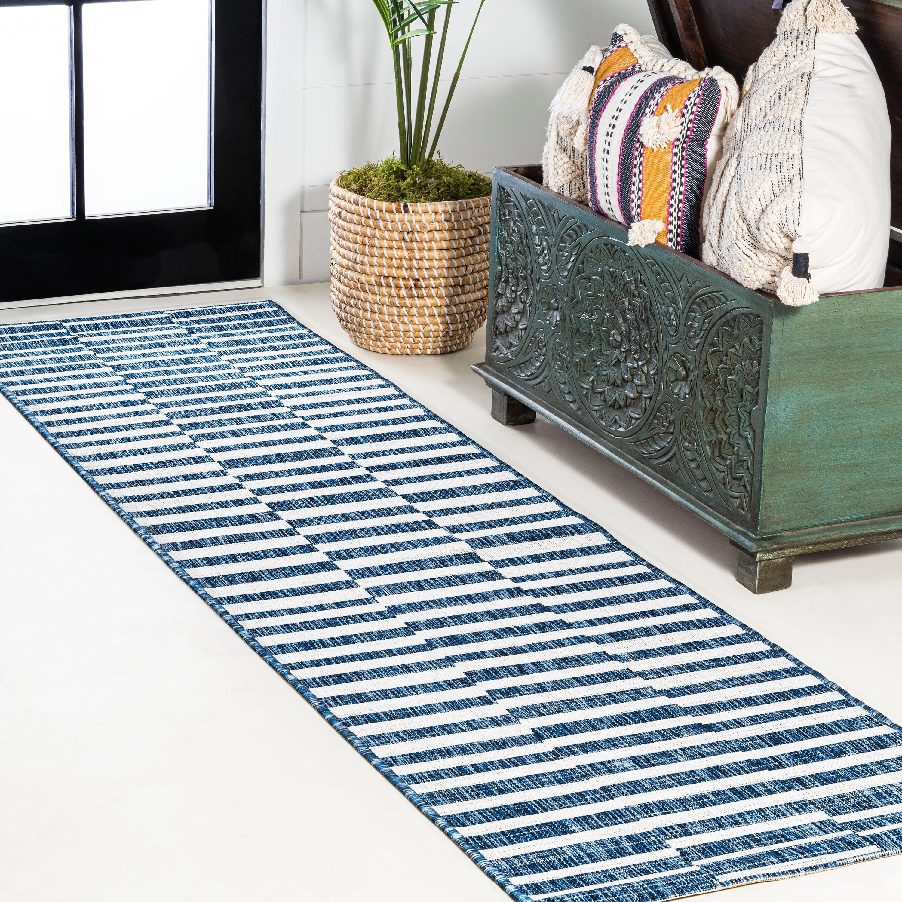 JONATHAN Y Grid Modern Offset Stripe Indoor/Outdoor Area Rug