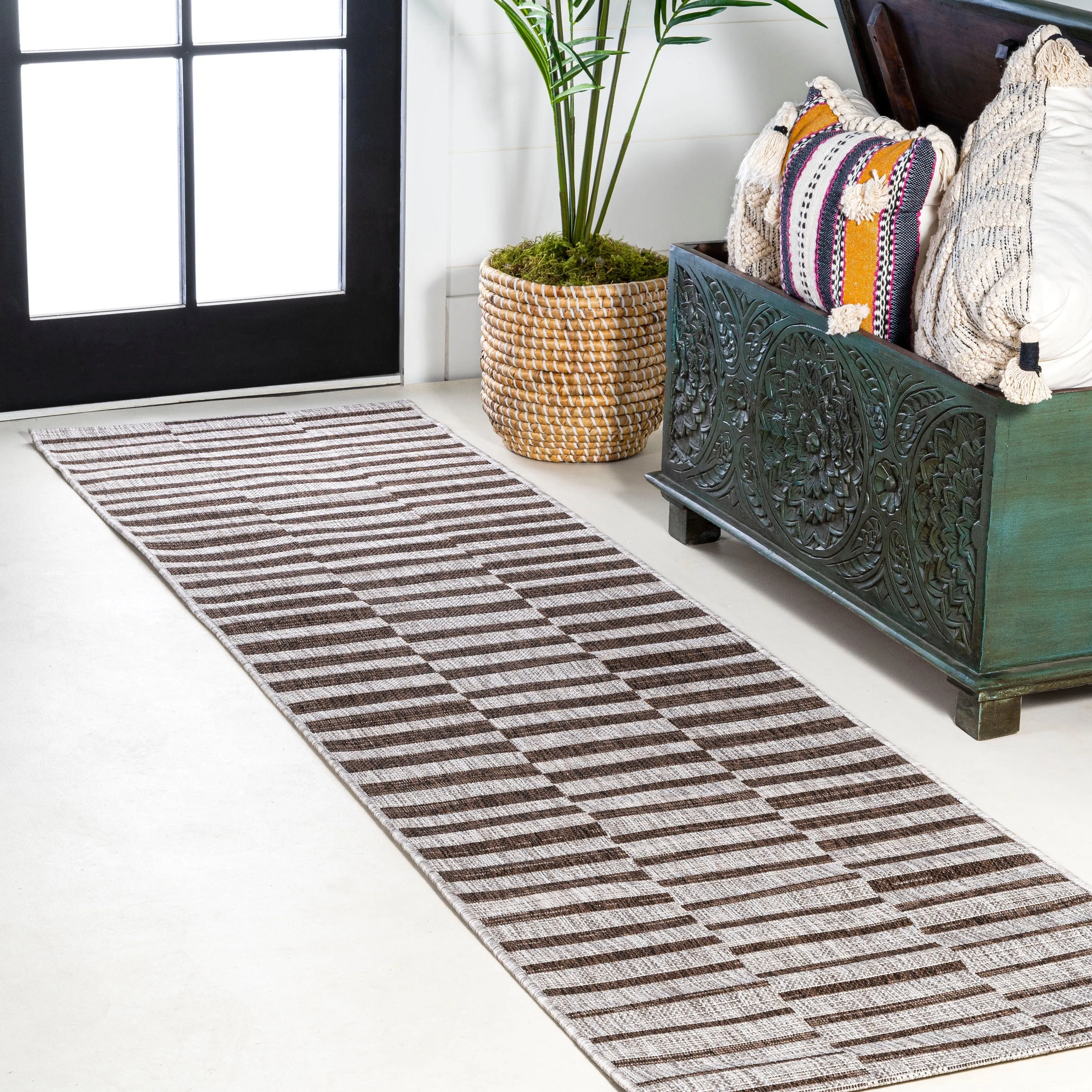 JONATHAN Y Grid Modern Offset Stripe Indoor/Outdoor Area Rug