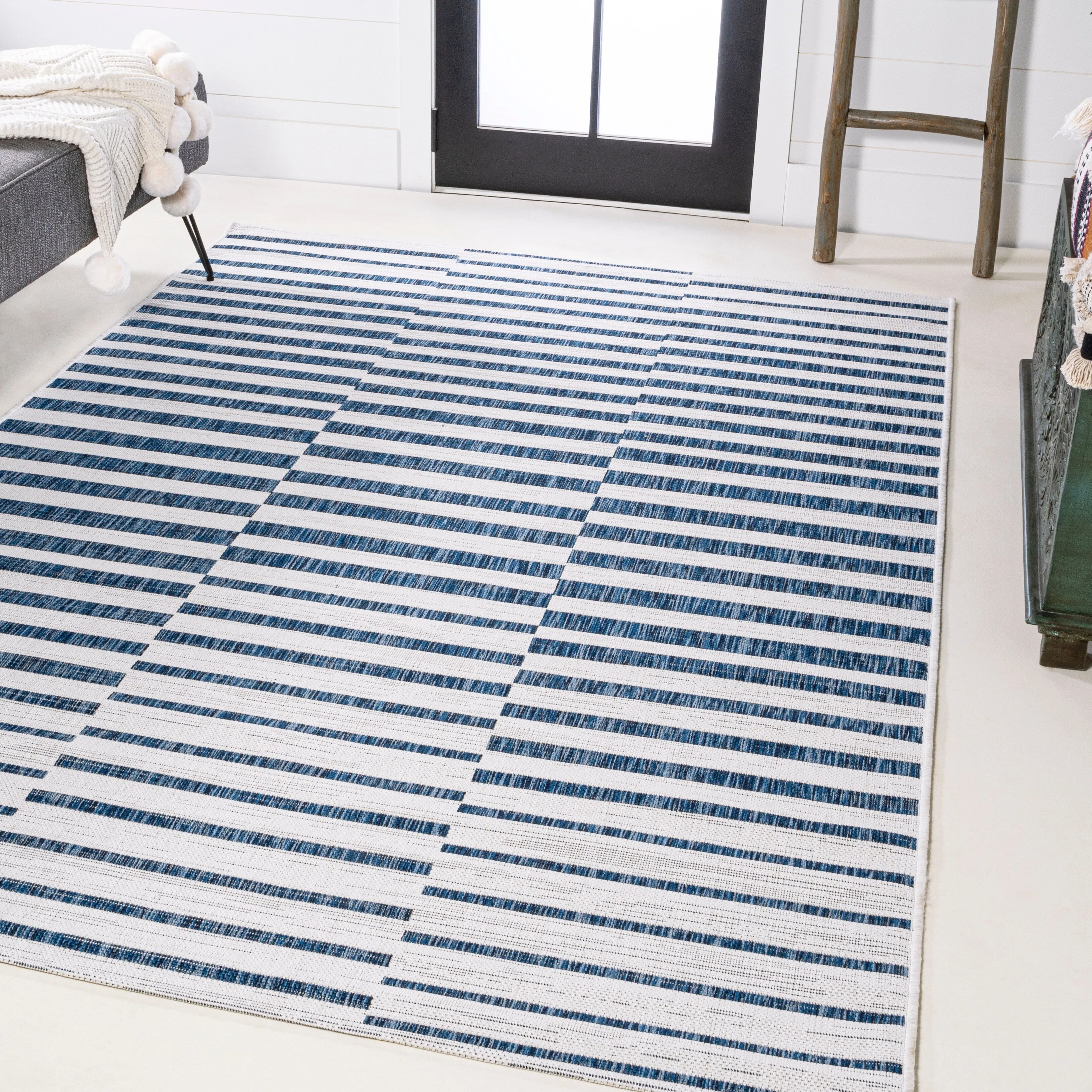 JONATHAN Y Grid Modern Offset Stripe Indoor/Outdoor Area Rug
