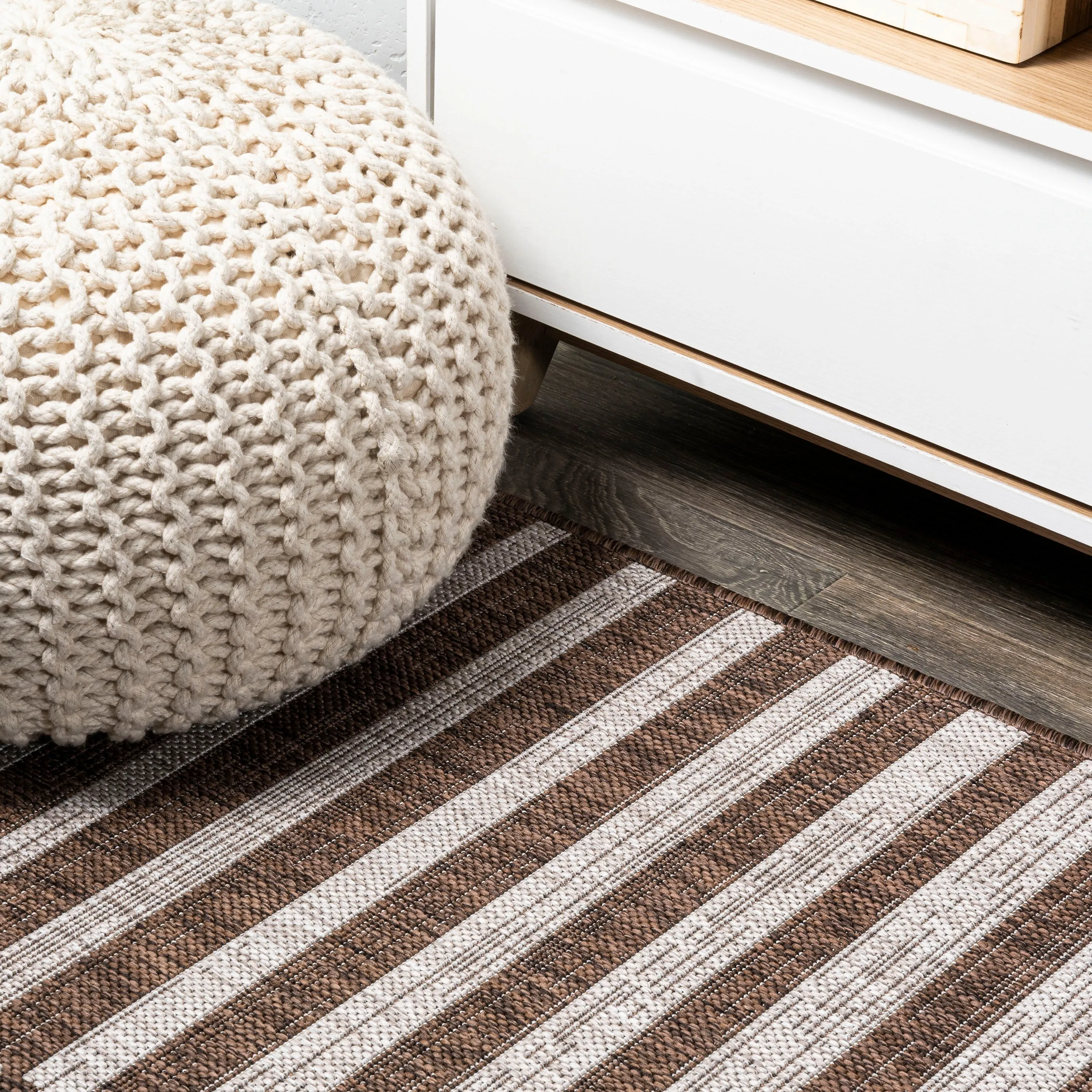 JONATHAN Y Grid Modern Offset Stripe Indoor/Outdoor Area Rug