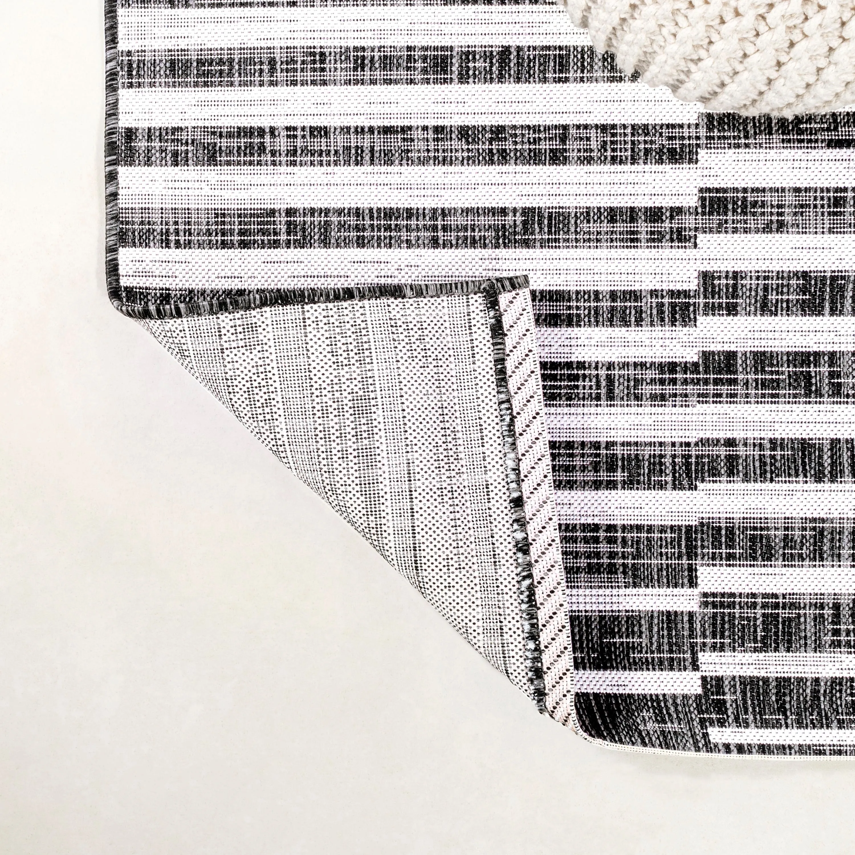 JONATHAN Y Grid Modern Offset Stripe Indoor/Outdoor Area Rug
