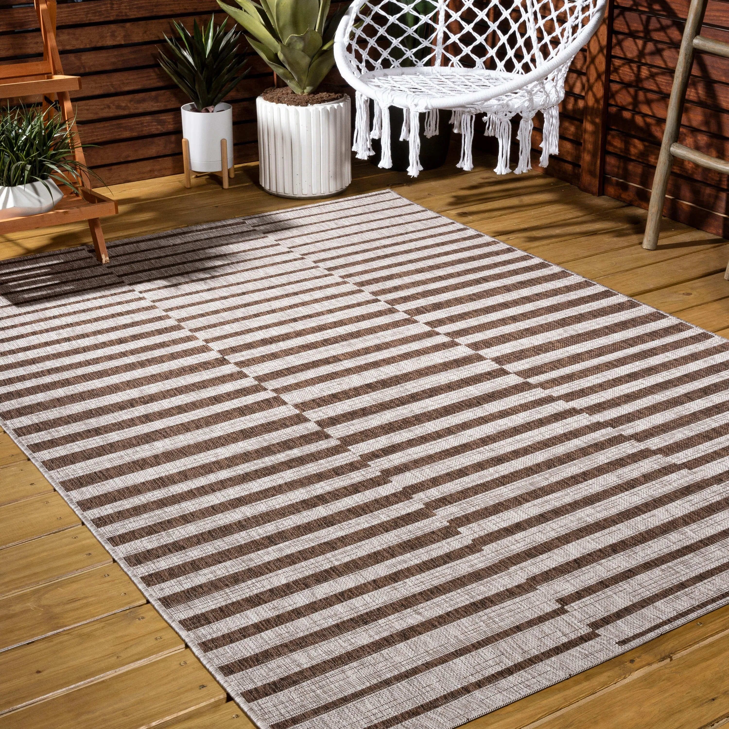 JONATHAN Y Grid Modern Offset Stripe Indoor/Outdoor Area Rug