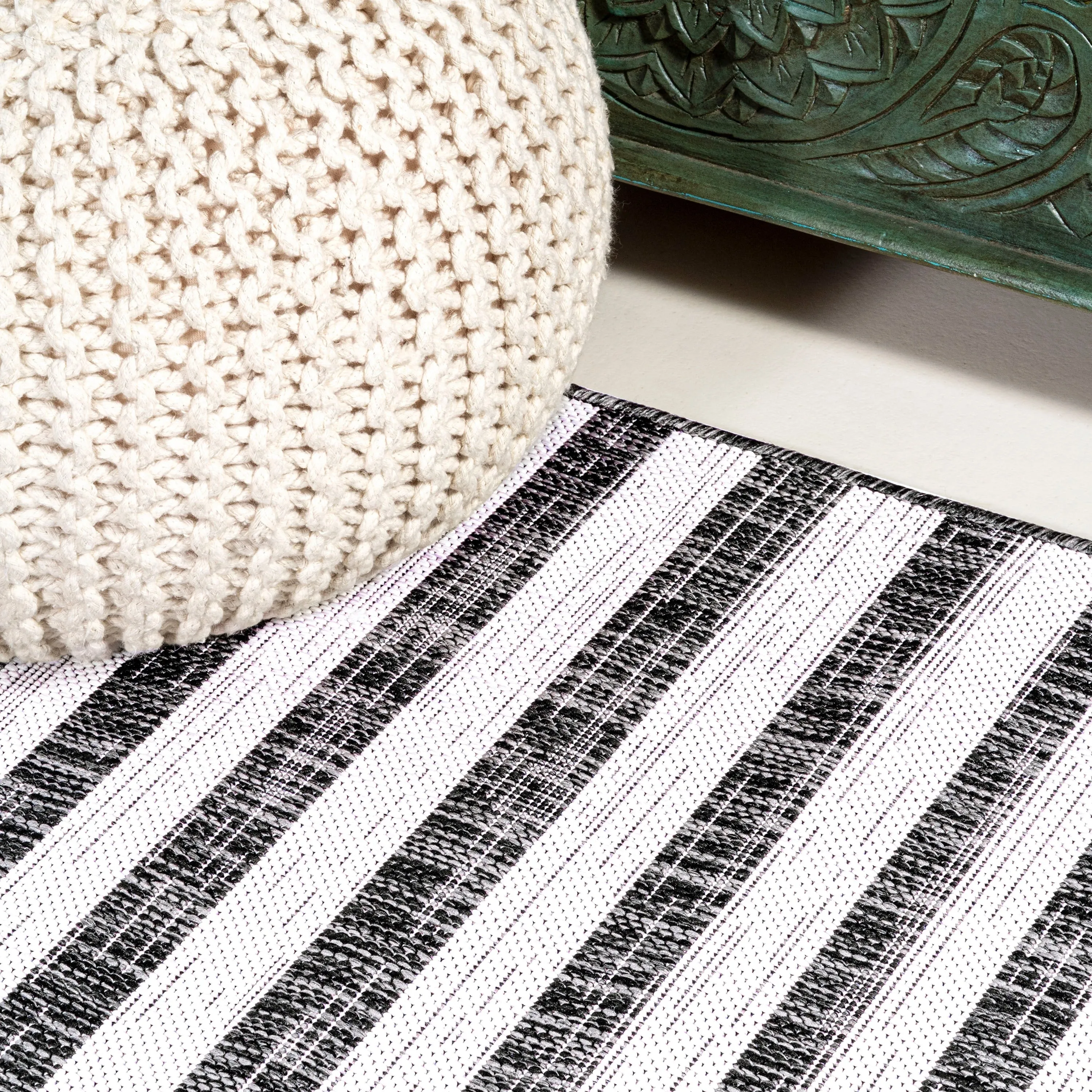 JONATHAN Y Grid Modern Offset Stripe Indoor/Outdoor Area Rug